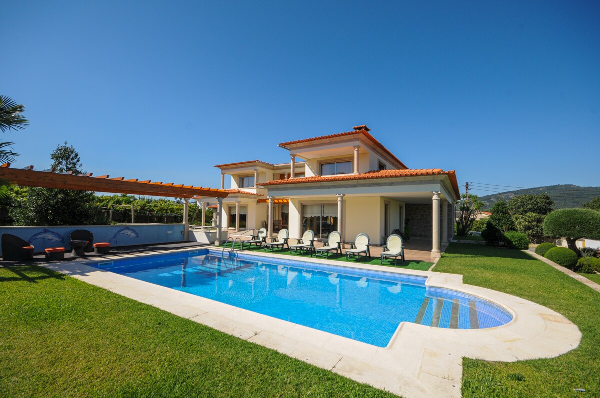 Property Image 1 - Villa Feitos