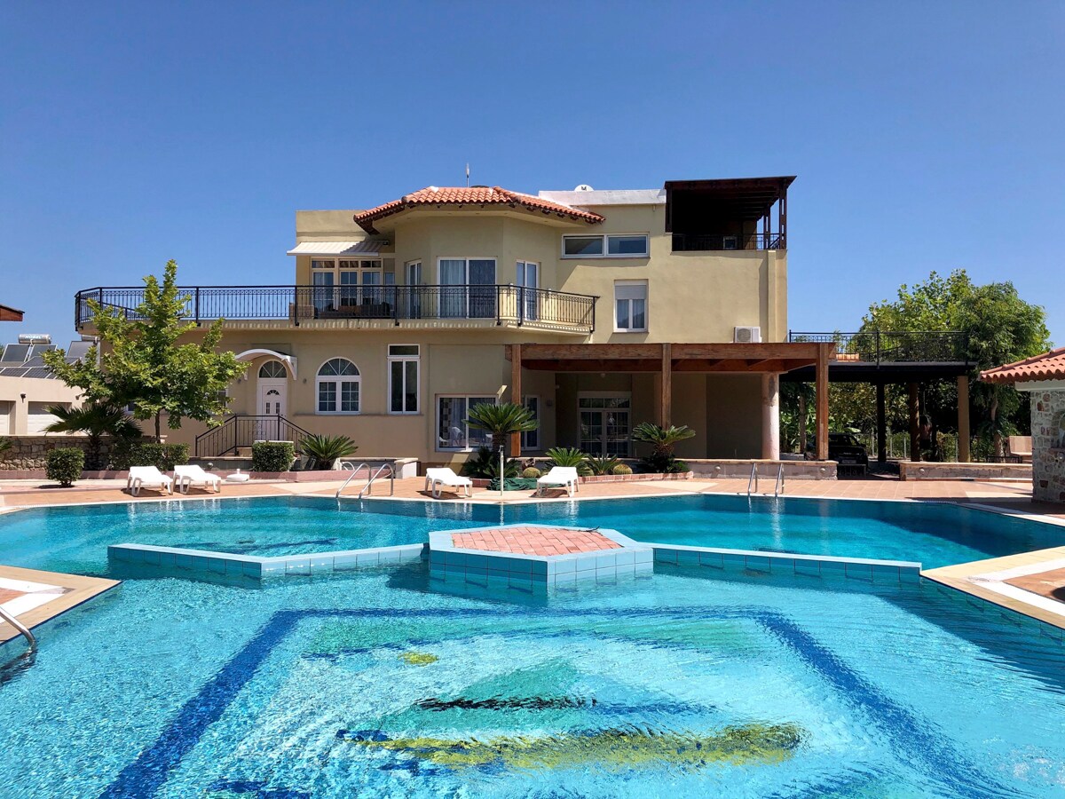 Property Image 2 - Villa Mirtenis