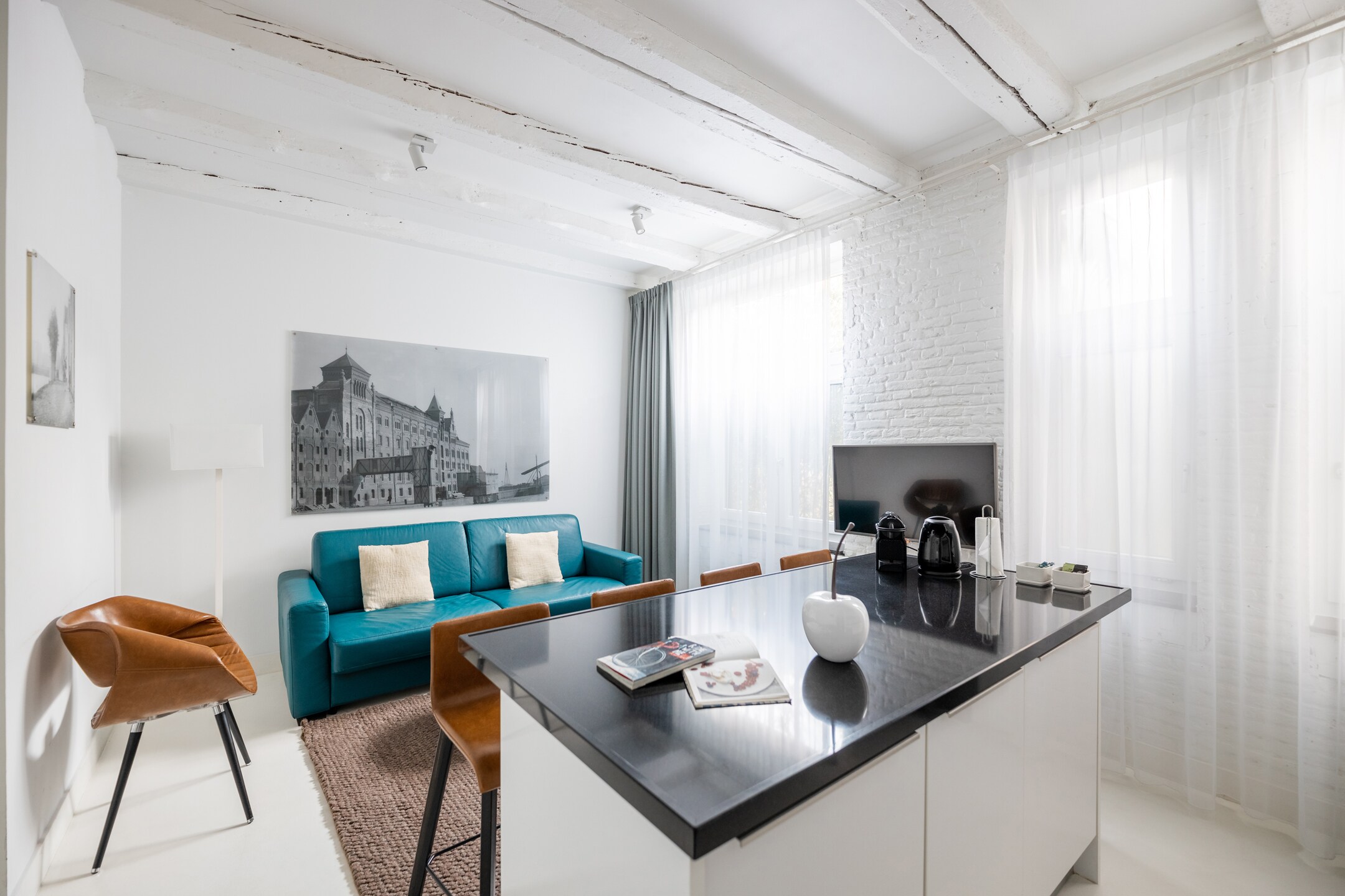 Property Image 2 - Exquisite one-bedroom apartment by the Amsterdam Canal (2 adults & 2 children)