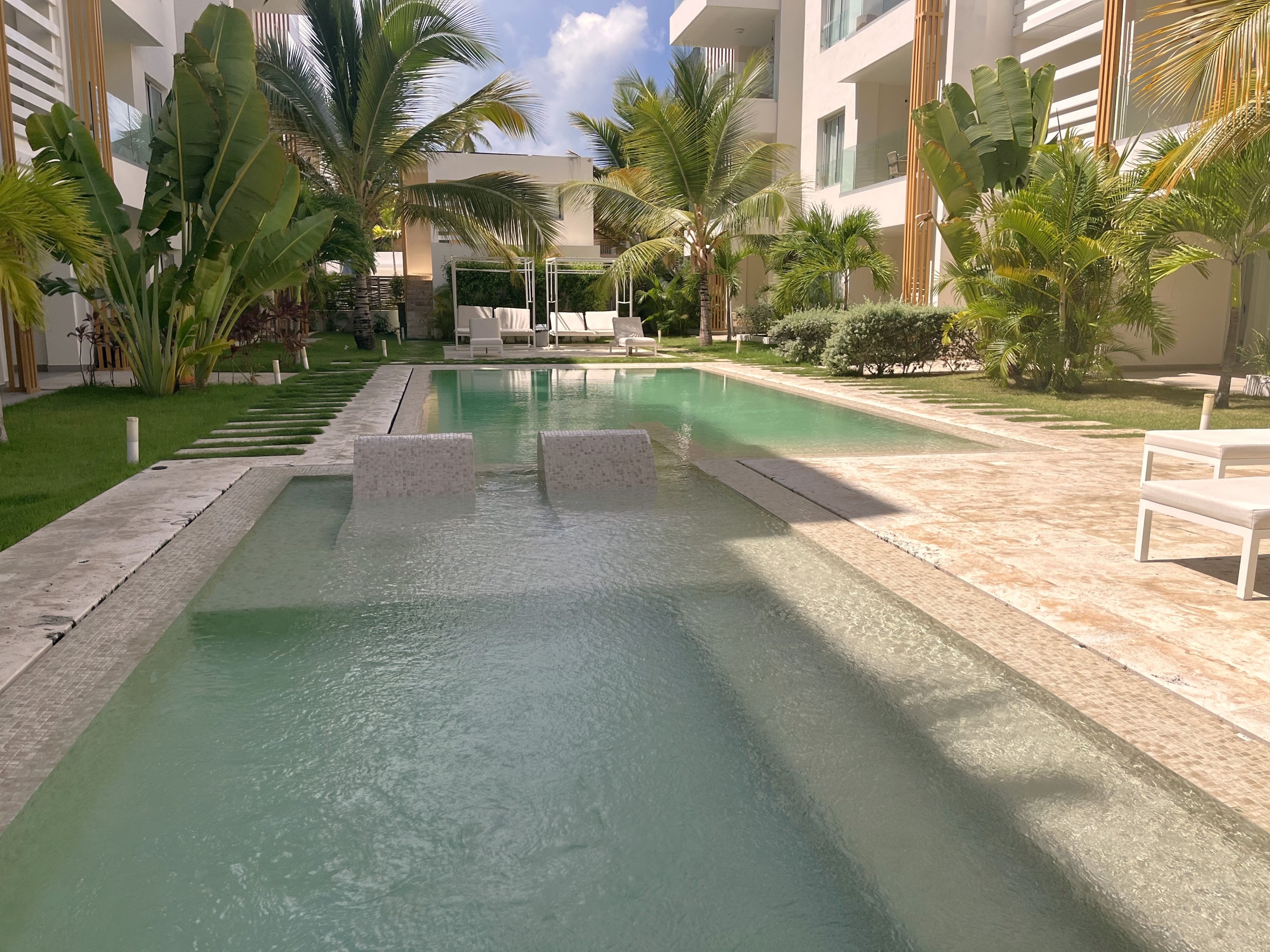 Property Image 2 - Luxurious condo steps from the beach. F1. Los Corales Beach