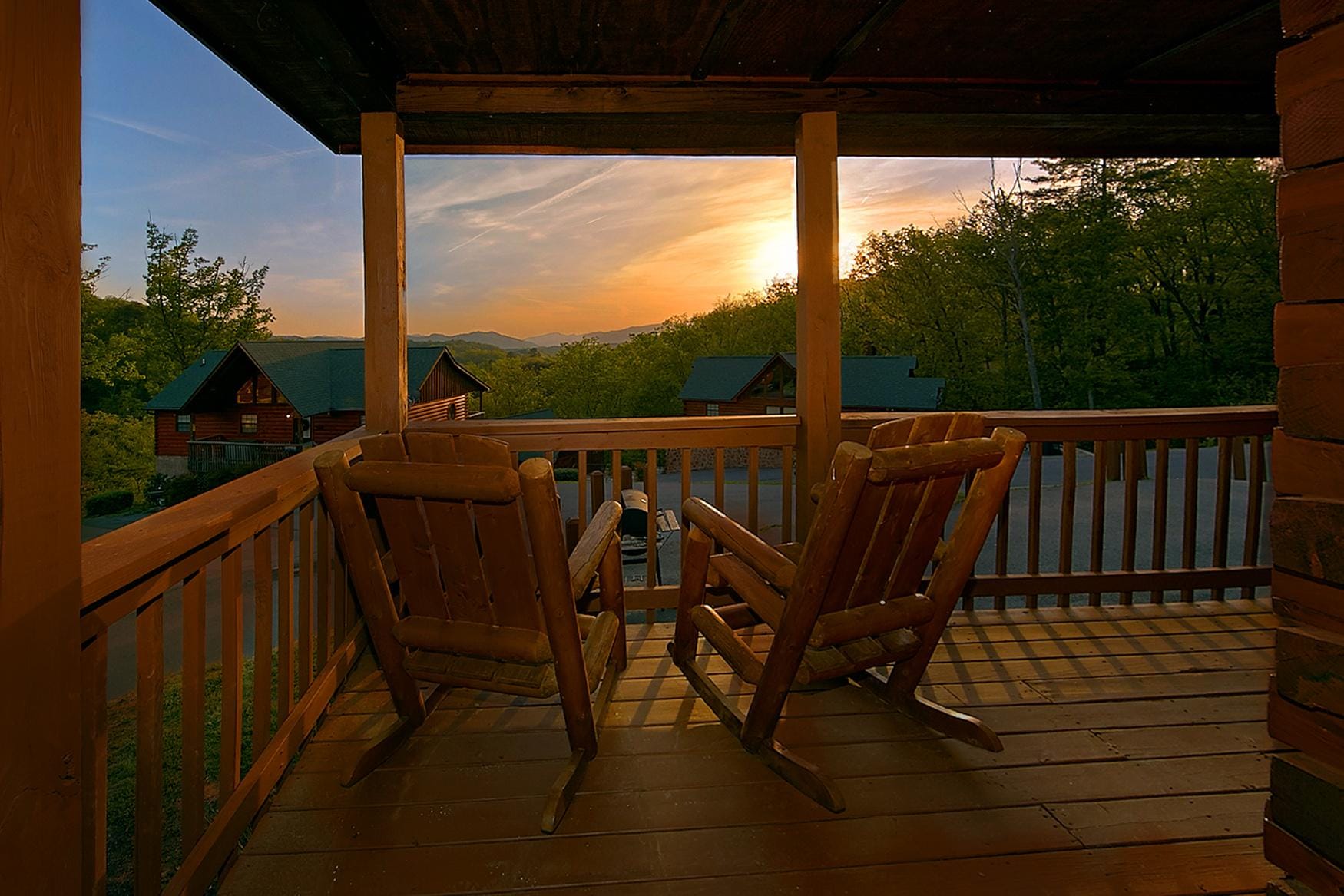 This luxury cabin rental has everything your family or group of friends could ever ask for in a Smoky Mountain Resort Cabin. If you will be visiting Dollywood on your trip, this cabin has easy access to the #1 attraction in Tennessee.