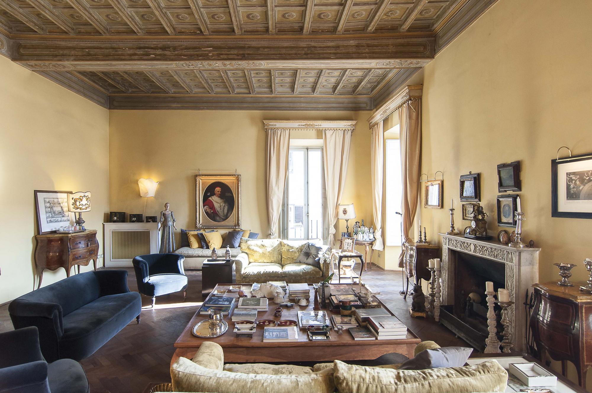Property Image 1 - Rome  an Aristocratic apartment in Historic Palace near the Piazza Navona  