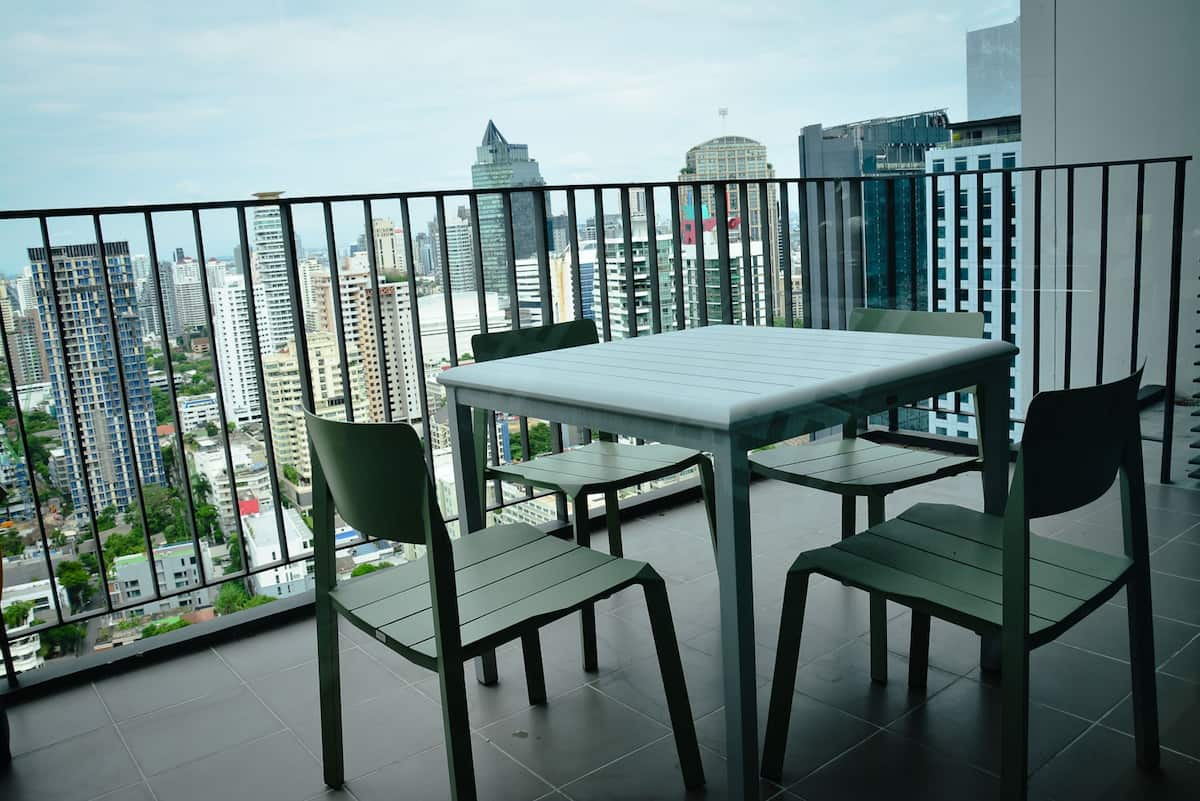 Bangkok Luxury condo 2 bedrooms and 2 bathrooms