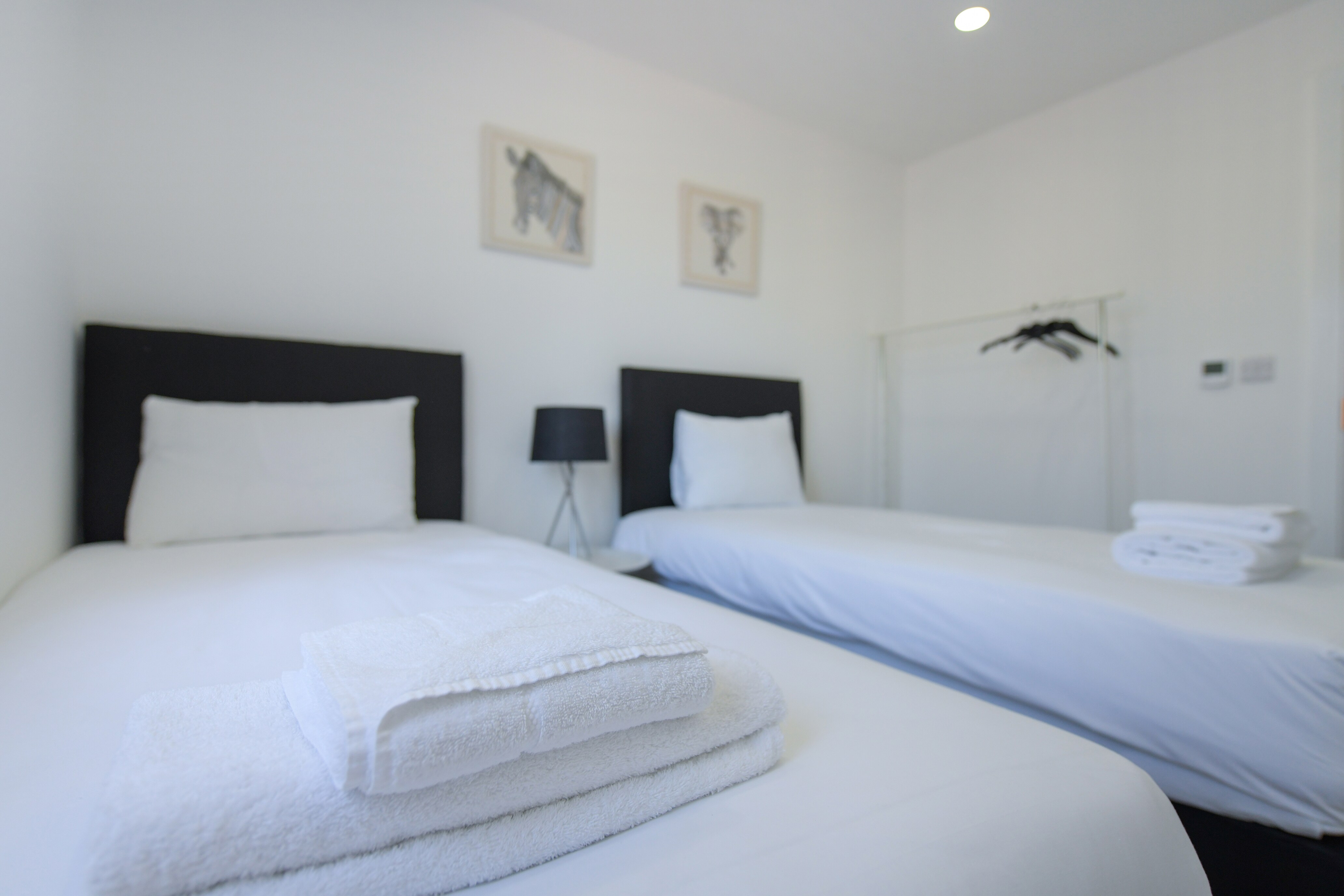 Property Image 2 - Modern & Homely 2bed Apt, Low Carbon, Parking Property Image 2 - Modern & Homely 2bed Apt, Low Carbon, Parking