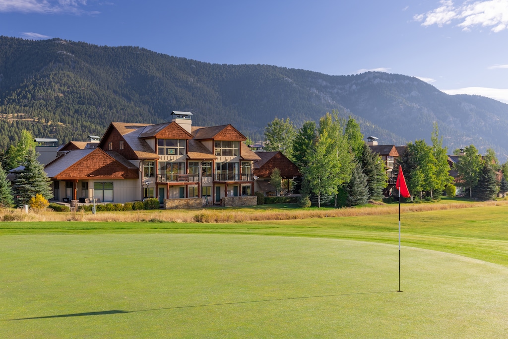 Play a round | Exterior