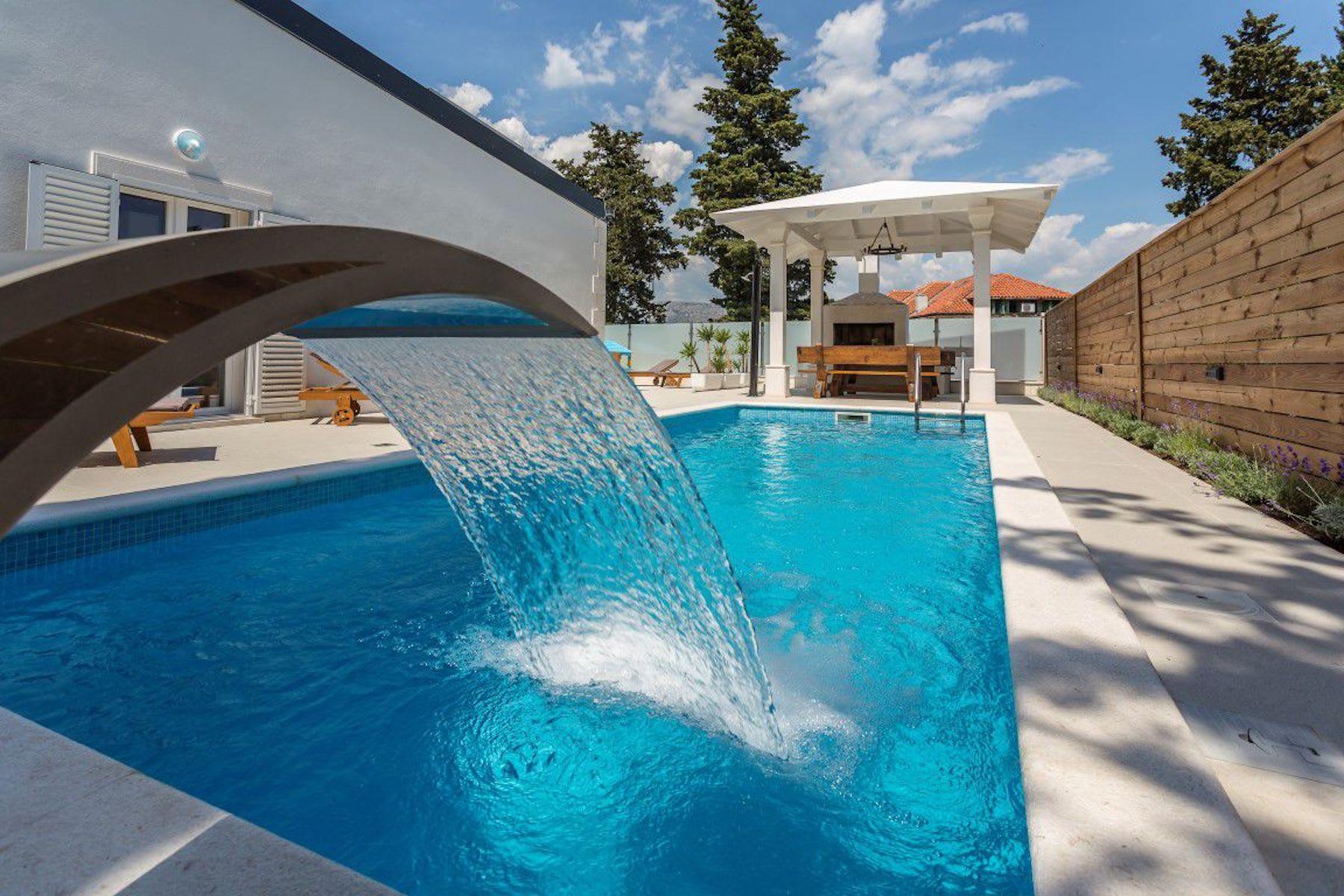 Property Image 1 - Superb Pool Villa With Hot Tub And Games Room