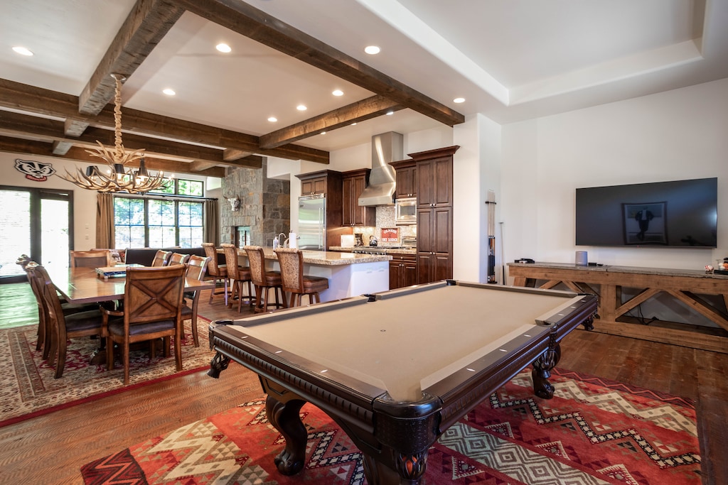 Watch the game as you play a round of pool | Main Level