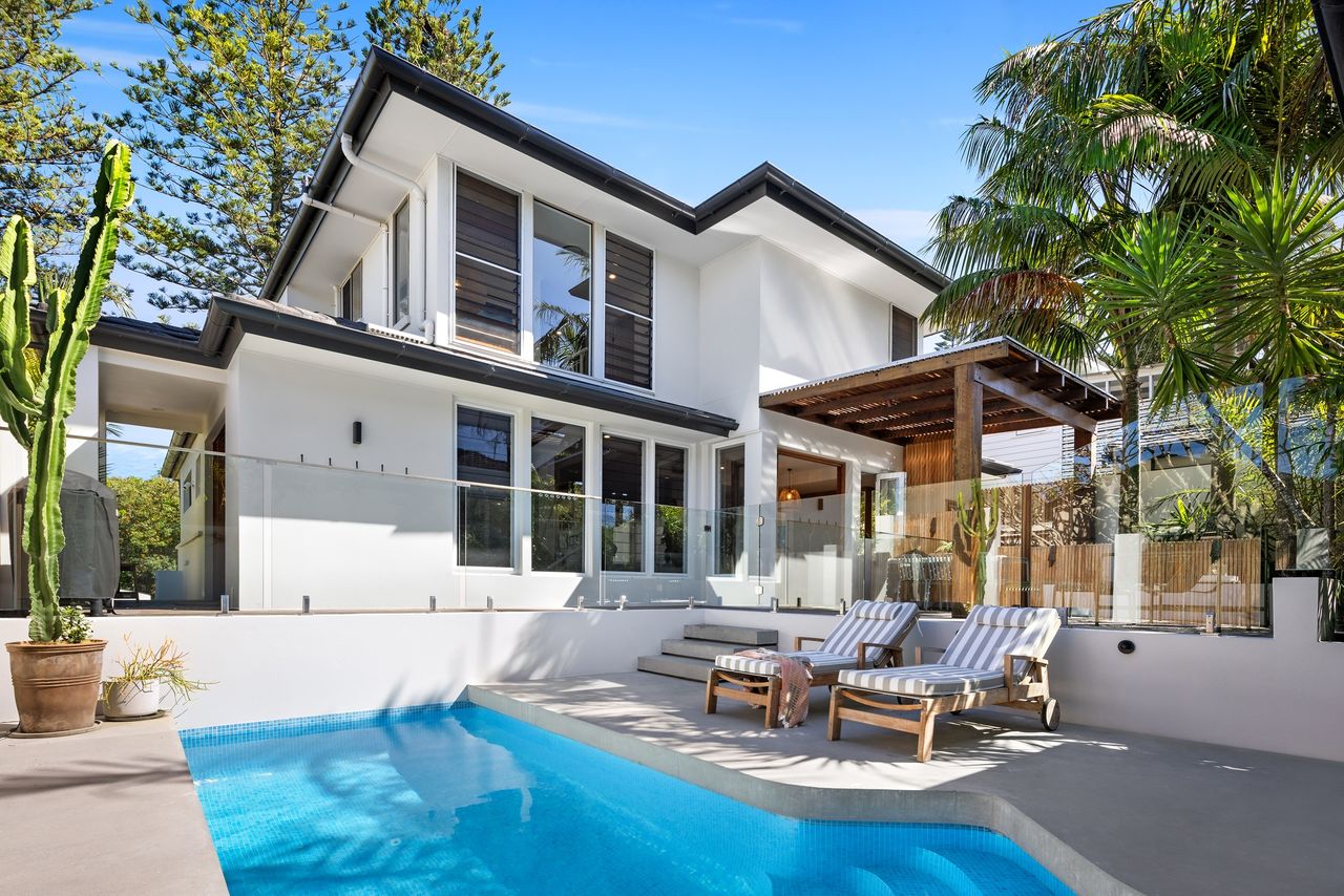 Property Image 1 - Stunning Beach House with Luxury Interior Close to the Heart of Byron Bay