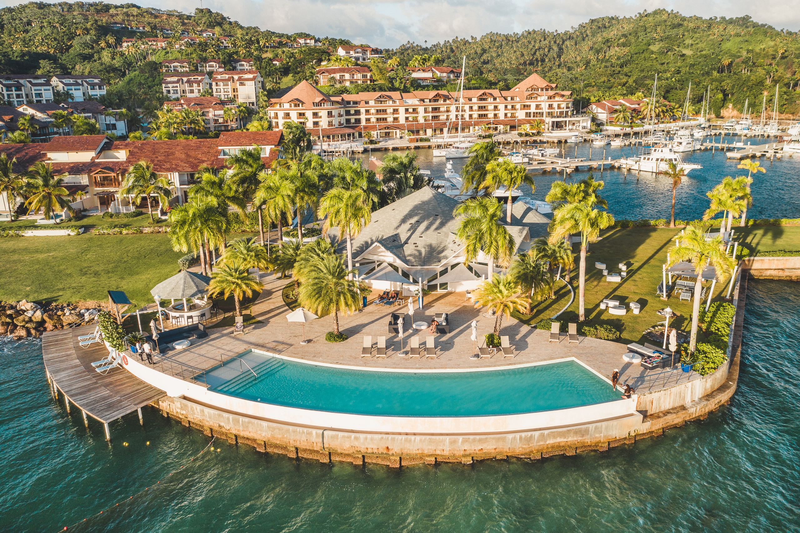 Property Image 1 - Beach view Town House at Puerto Bahia w/ Breakfast included. 