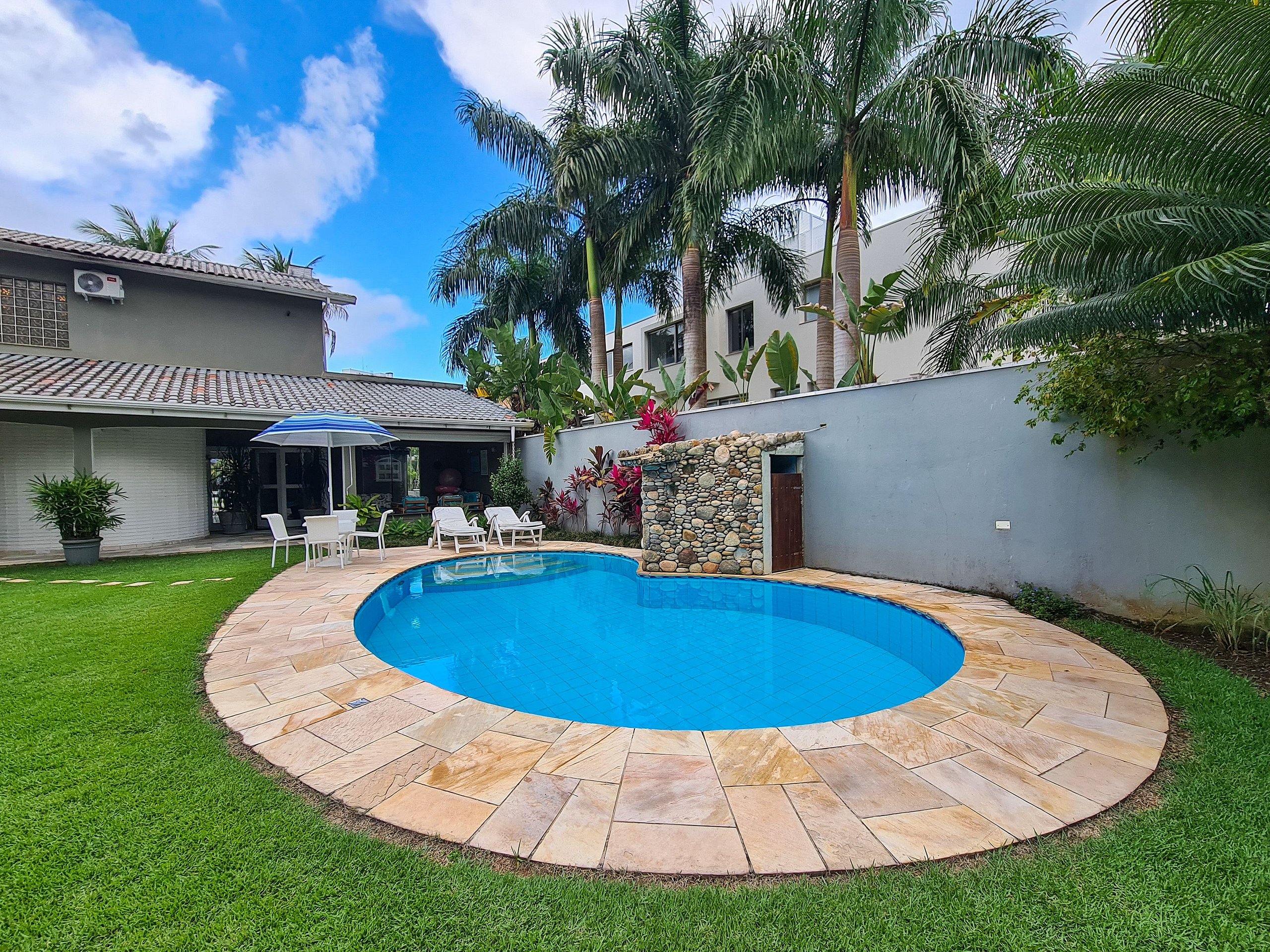 Property Image 1 - House with lawn and pool near Riviera beach