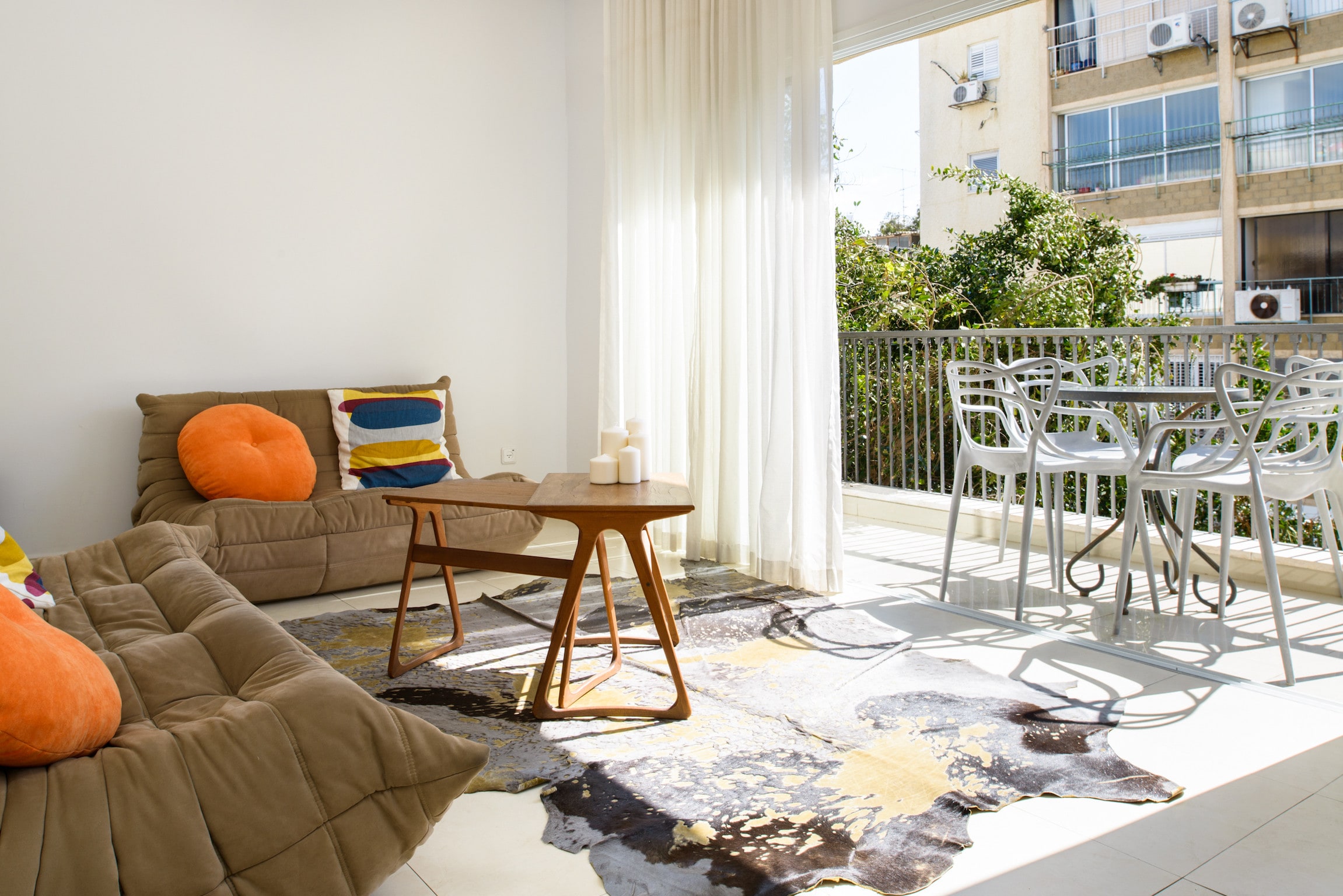 Property Image 1 - Sunbathe and relax with Balcony near Beach