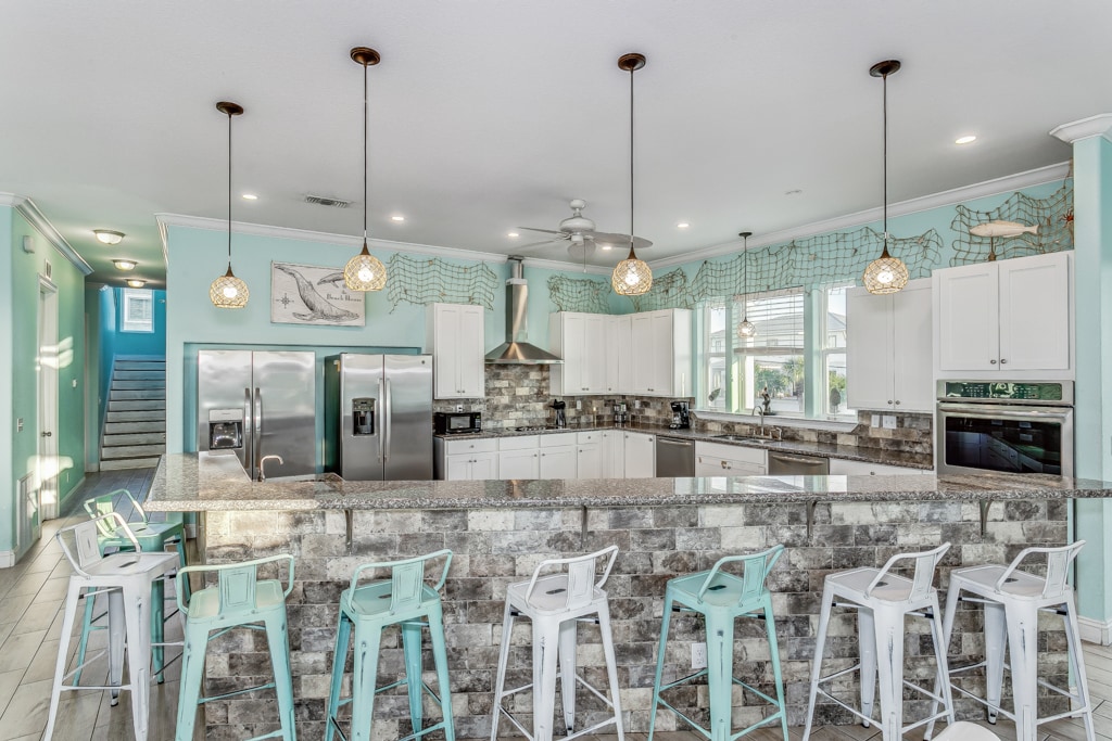 Baywatch - kitchen bar