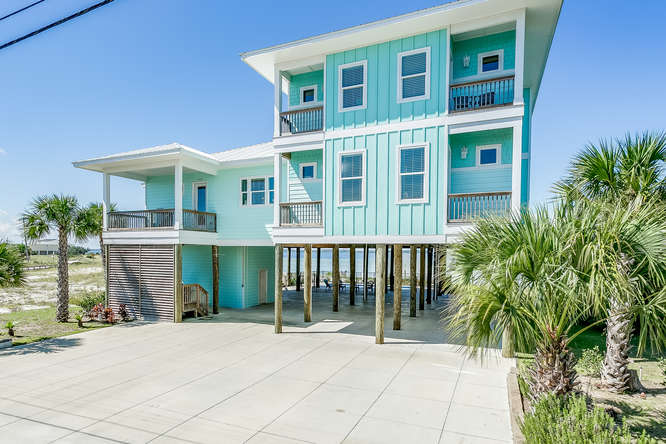 Baywatch - Exterior of the house