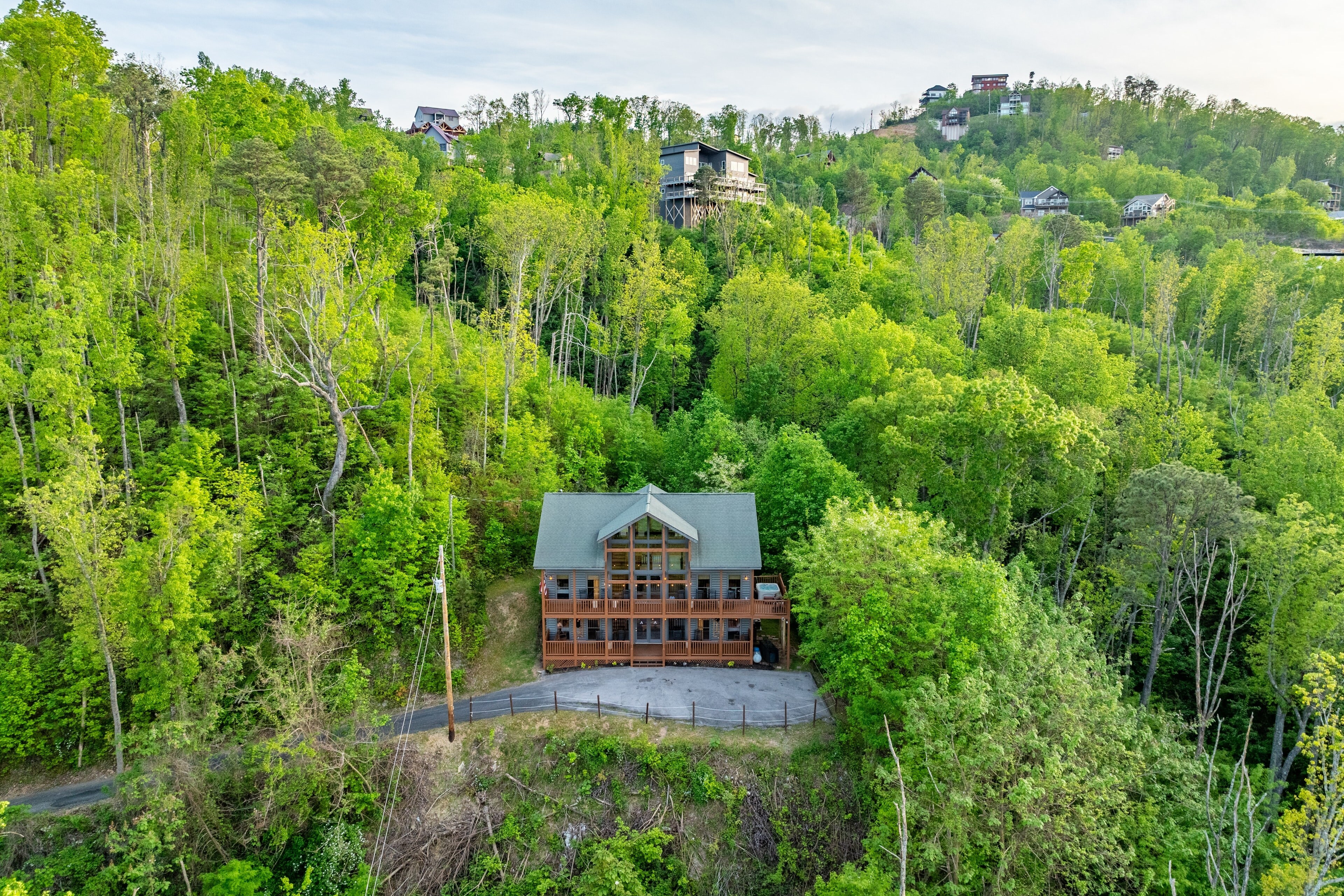 Property Image 1 - Hollow’s Haven | Hot Tub, Sauna, Balcony and Tree Top Views