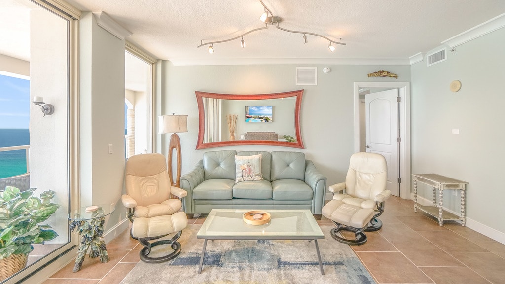 Beach Club 1203 - Living room