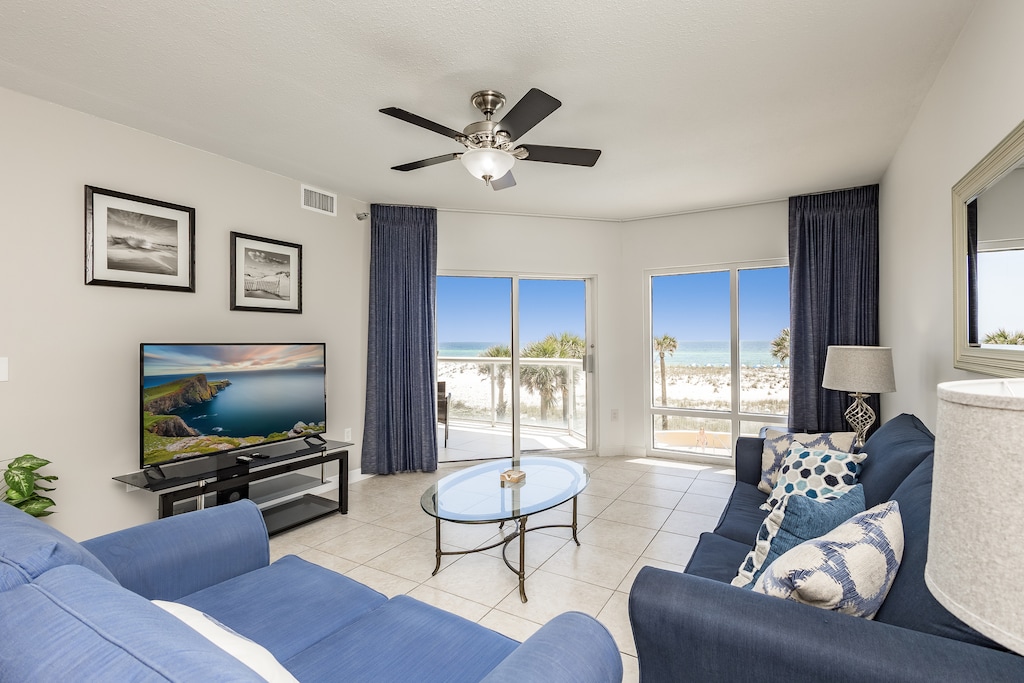 Emerald Isle 102 - Living room