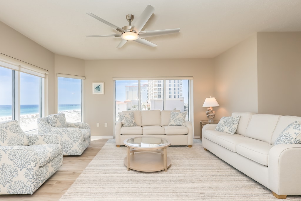 Emerald Isle-0308 - Living Area