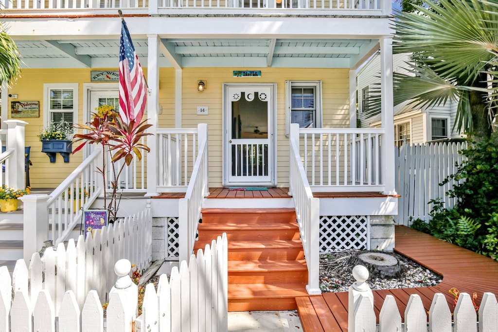 Your beach vacay awaits.