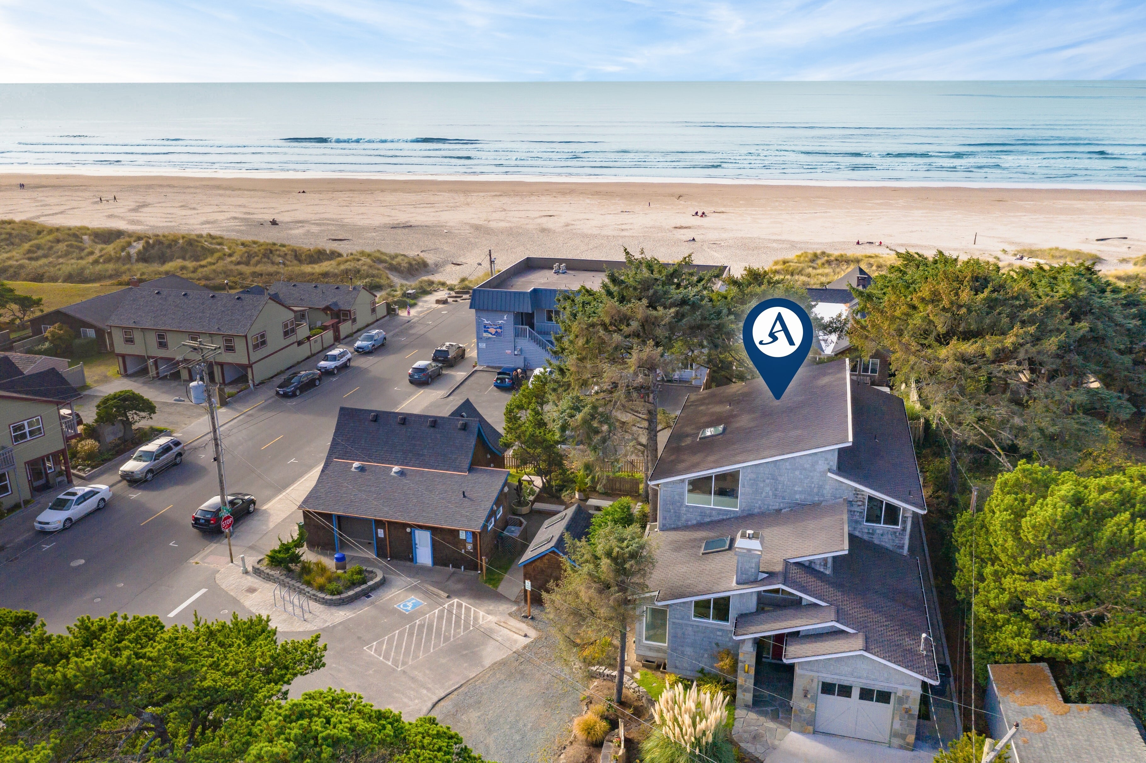 Villa Manzanita is just off Laneda Ave. and steps from the quaint downtown area and the beach.