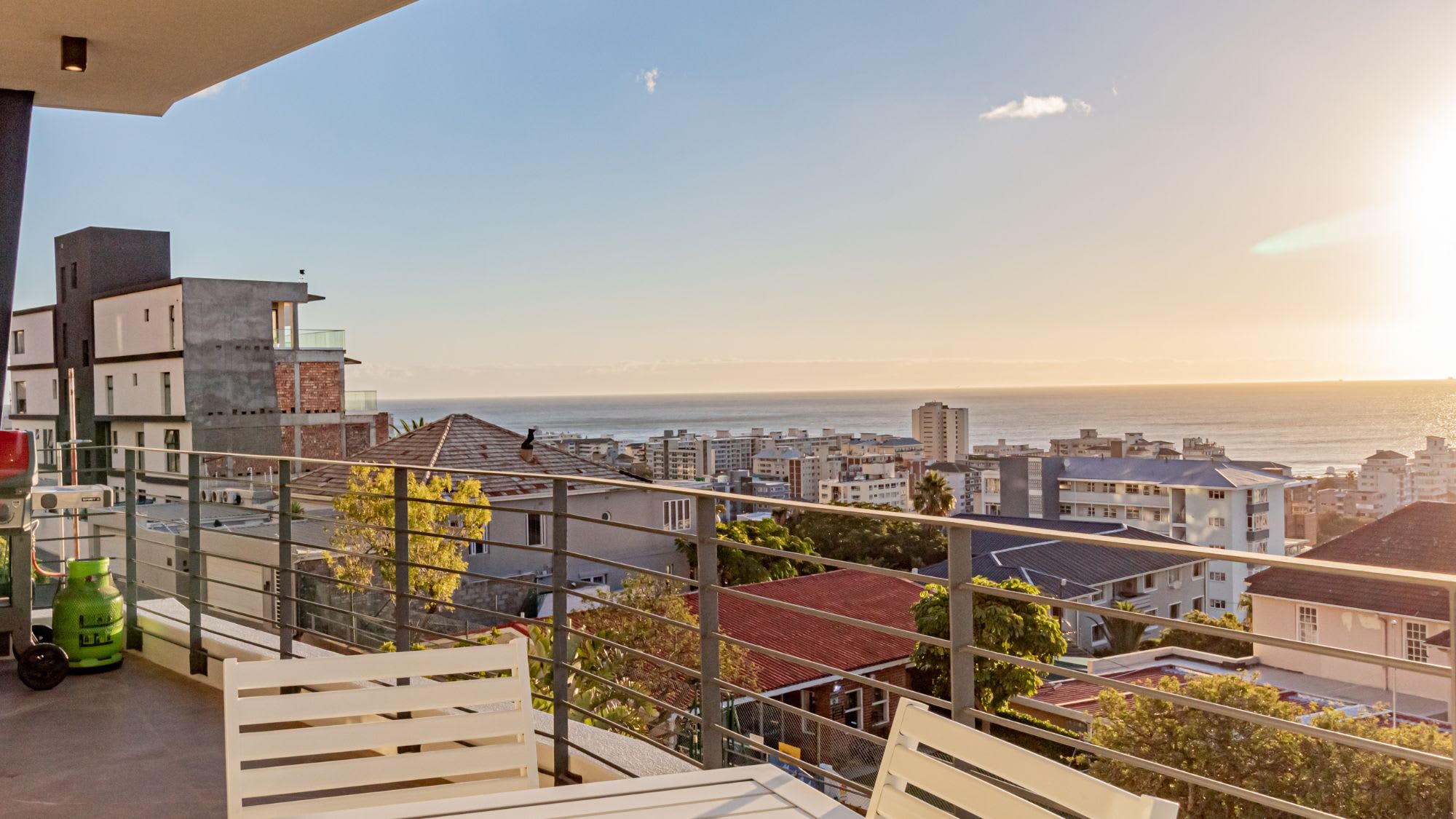Property Image 2 - Modern Sea Point Apartment with Wonderful Sea Views (Alpha Sunsets)