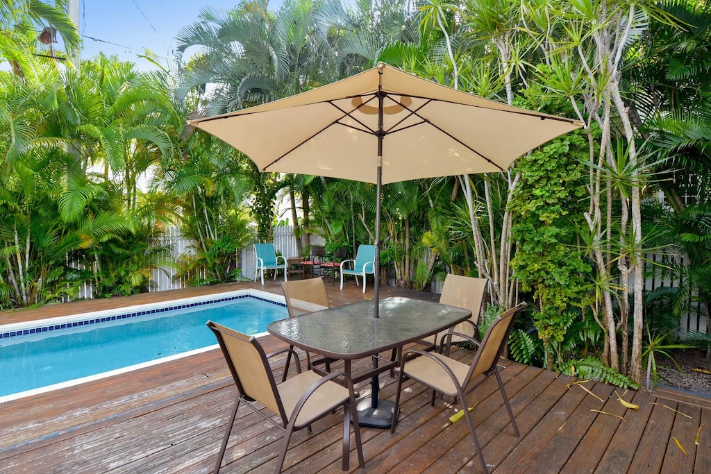 Alfresco meals at the outdoor dining area.