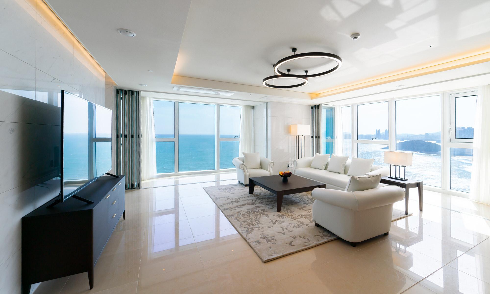 Property Image 2 - Busan Landmark - Stunning Three Bedroom Apartment with Full Seaview 
