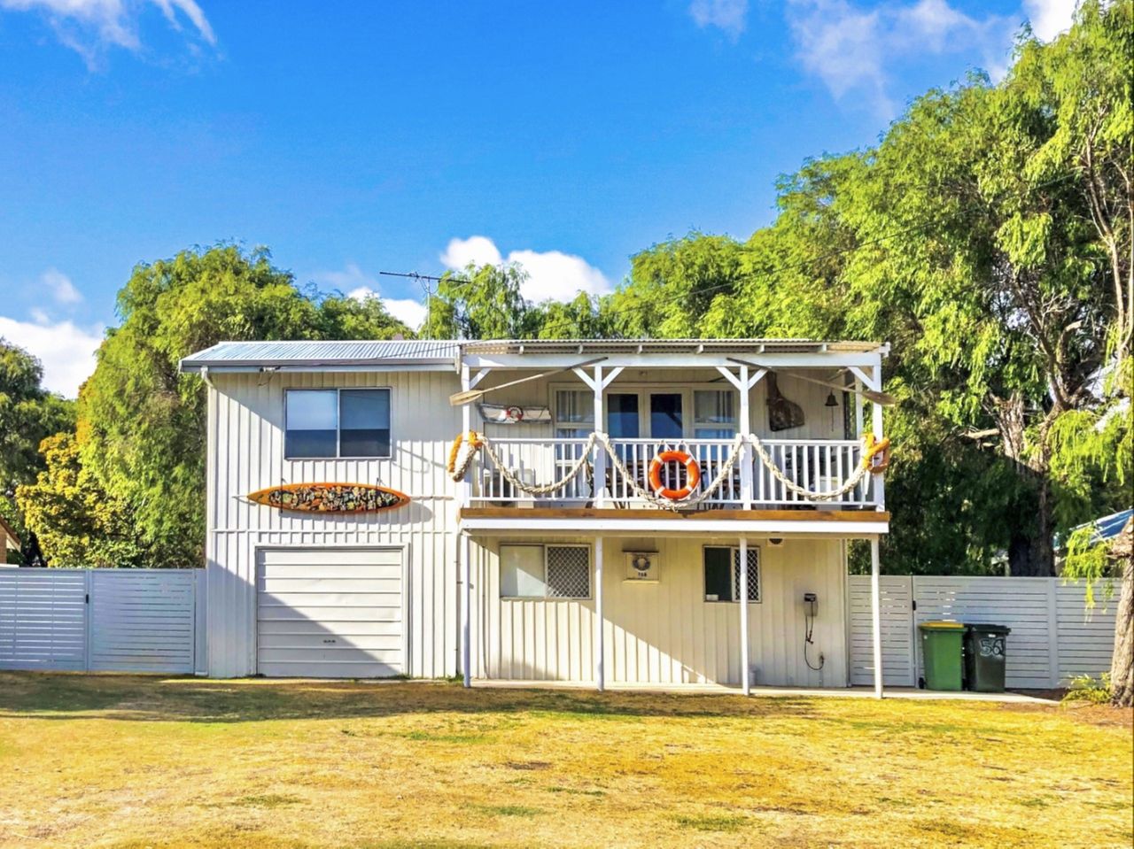 Property Image 1 - Comfortable Beach Front Holiday Home in Old Abbey - Pet Friendly