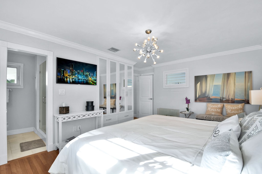 Bedroom 2
Queen Bed
Tv
Storage