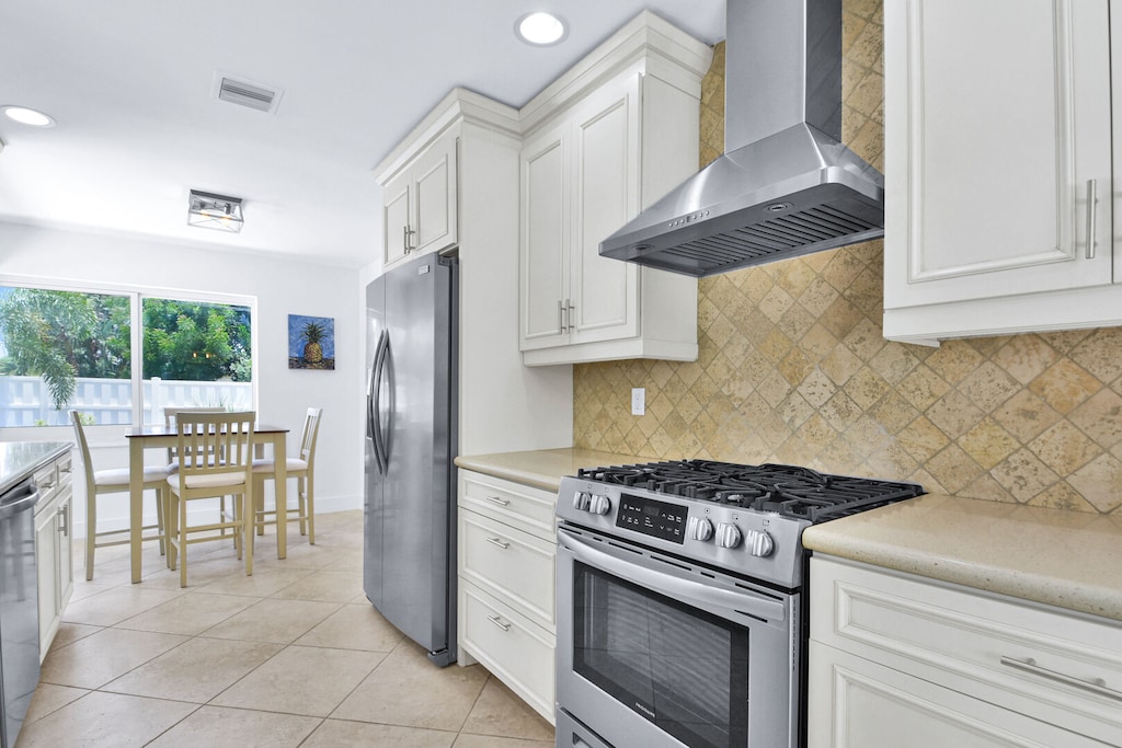 Kitchen is fully equipped with all utensils