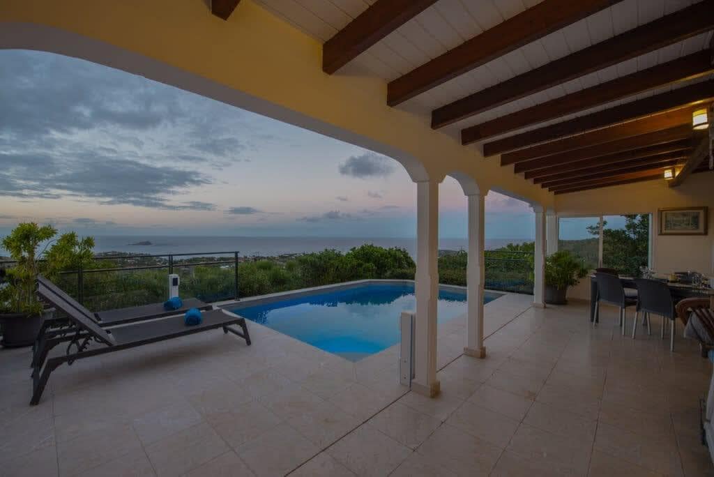 Property Image 2 - Rustic Romantic Villa with Lovely Ocean Views