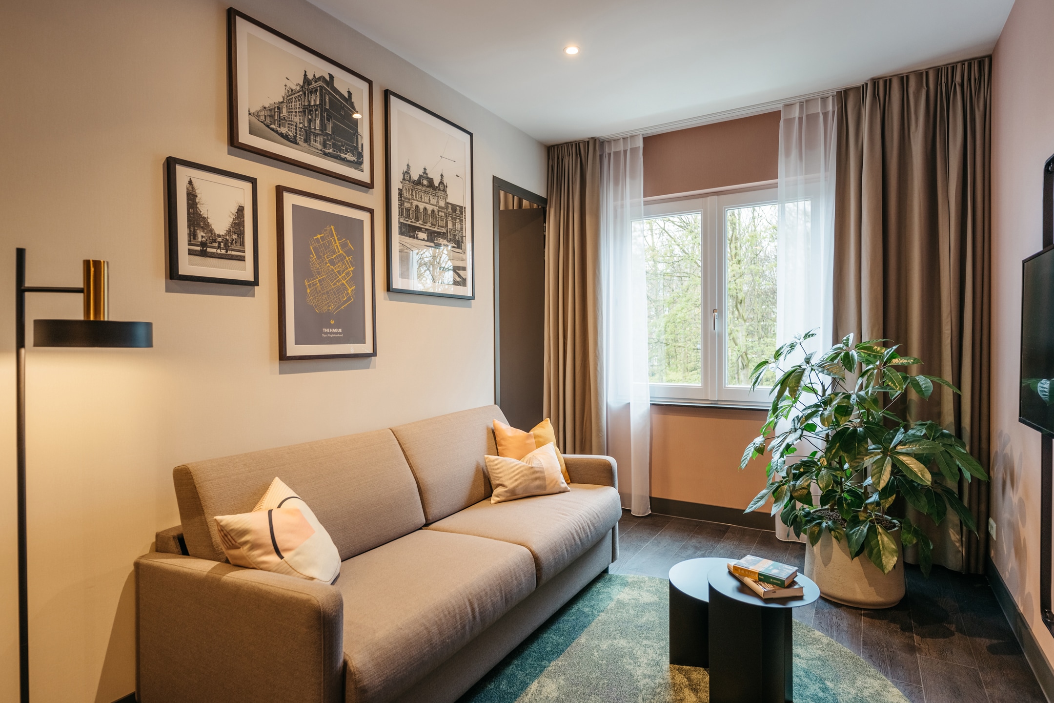 Property Image 1 - Chic and cosy one-bedroom apartment in the magnificent city of The Hague suitable for 4 persons