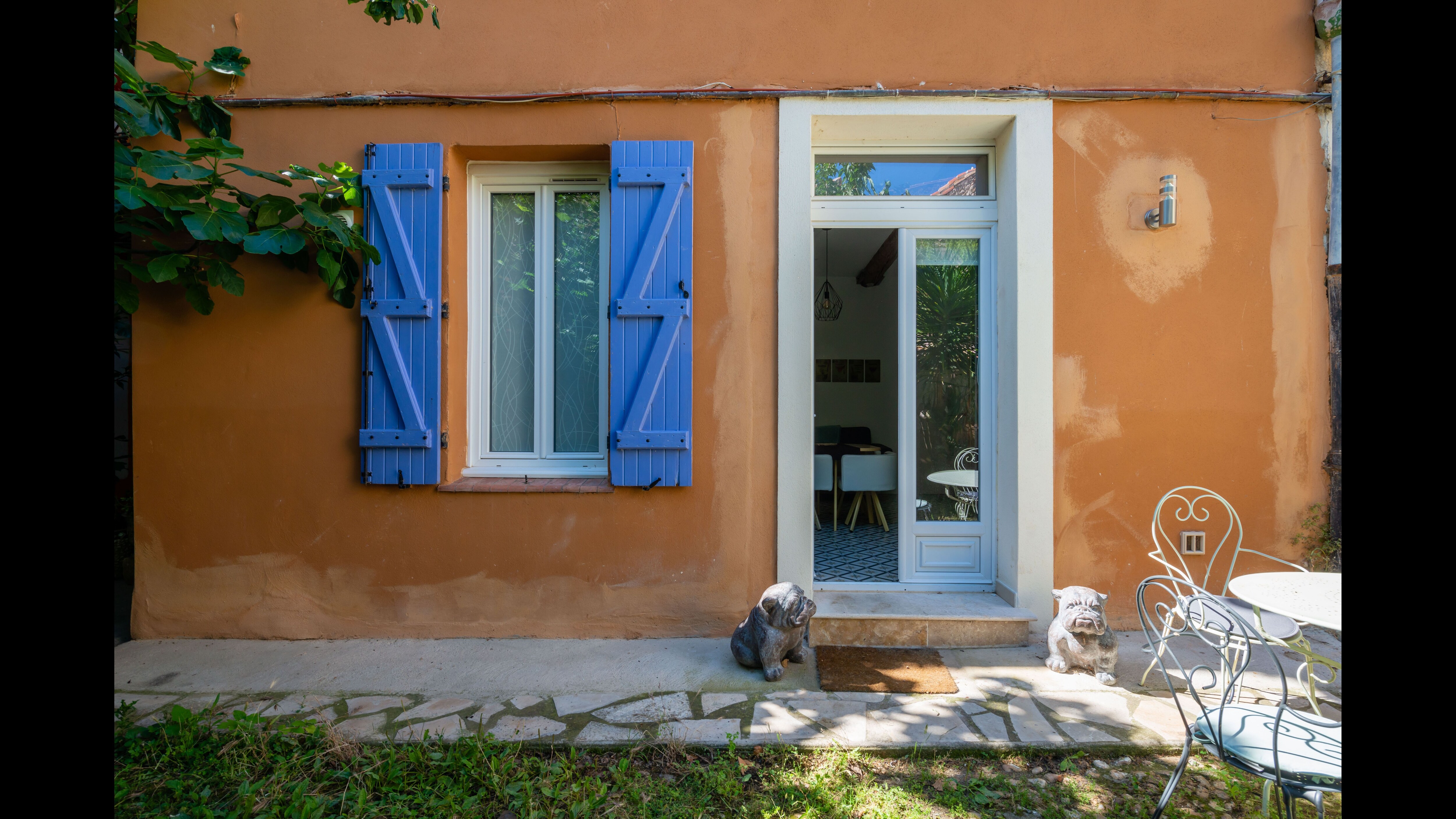 Property Image 2 - Renovated Peaceful House in the City Center