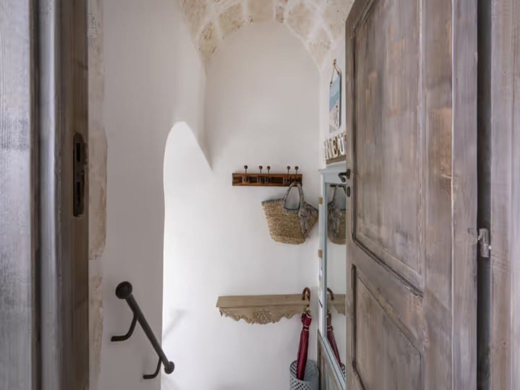 Typical and pretty Ostuni house, the white city, a few steps from the historic c