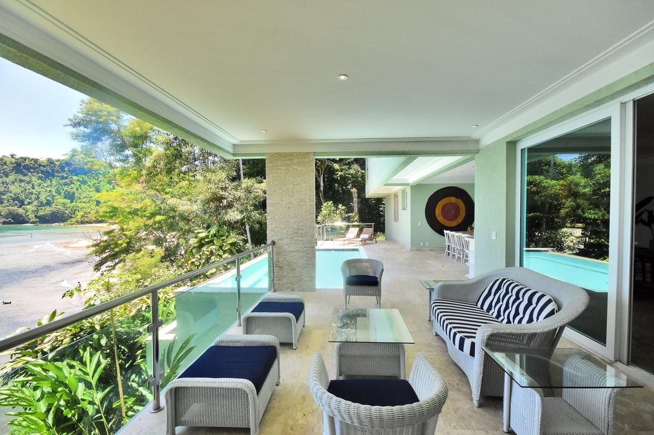 Luxury sea view mansion for rent