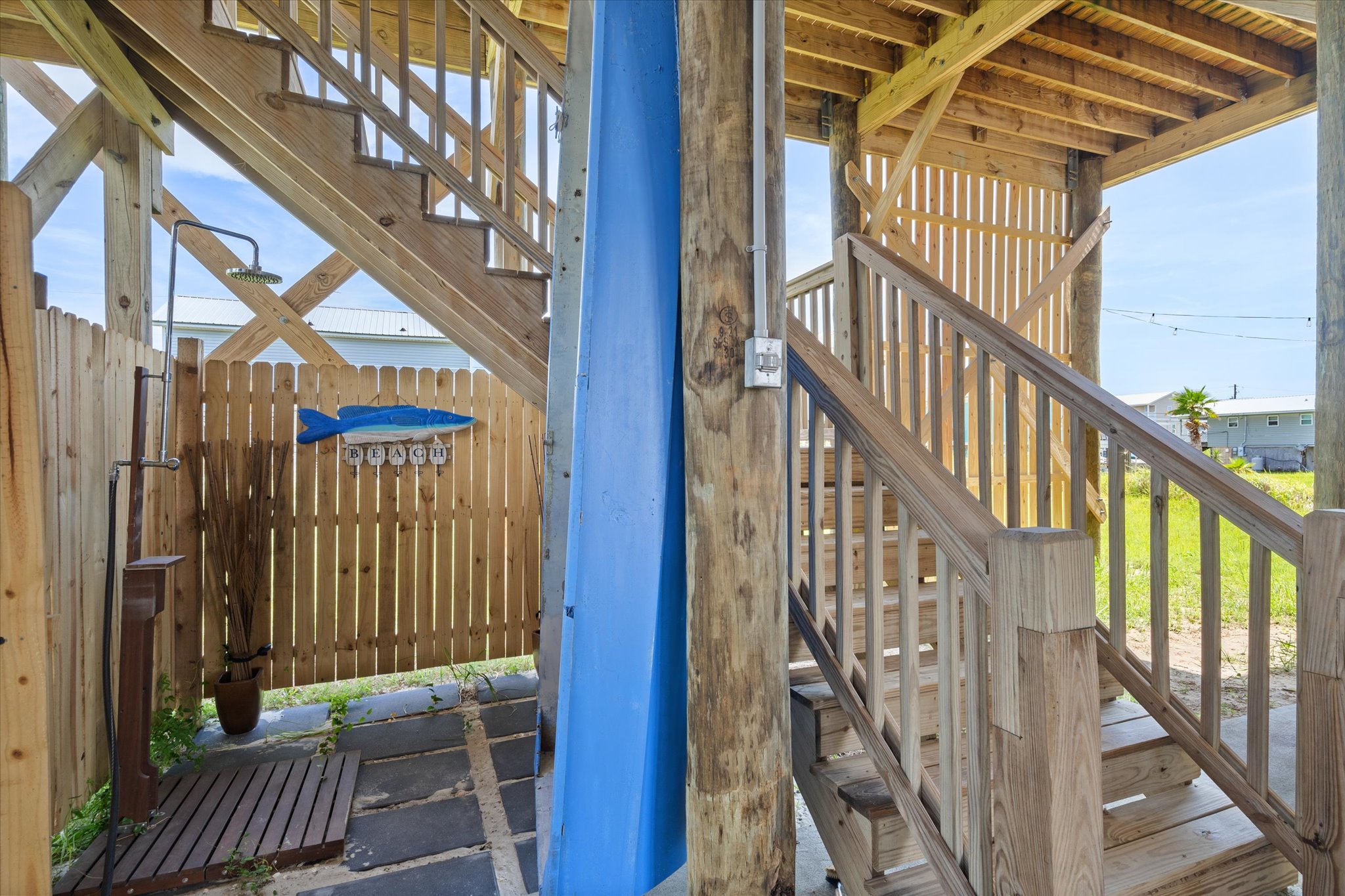 Cast Away Ground Level Outdoor Shower