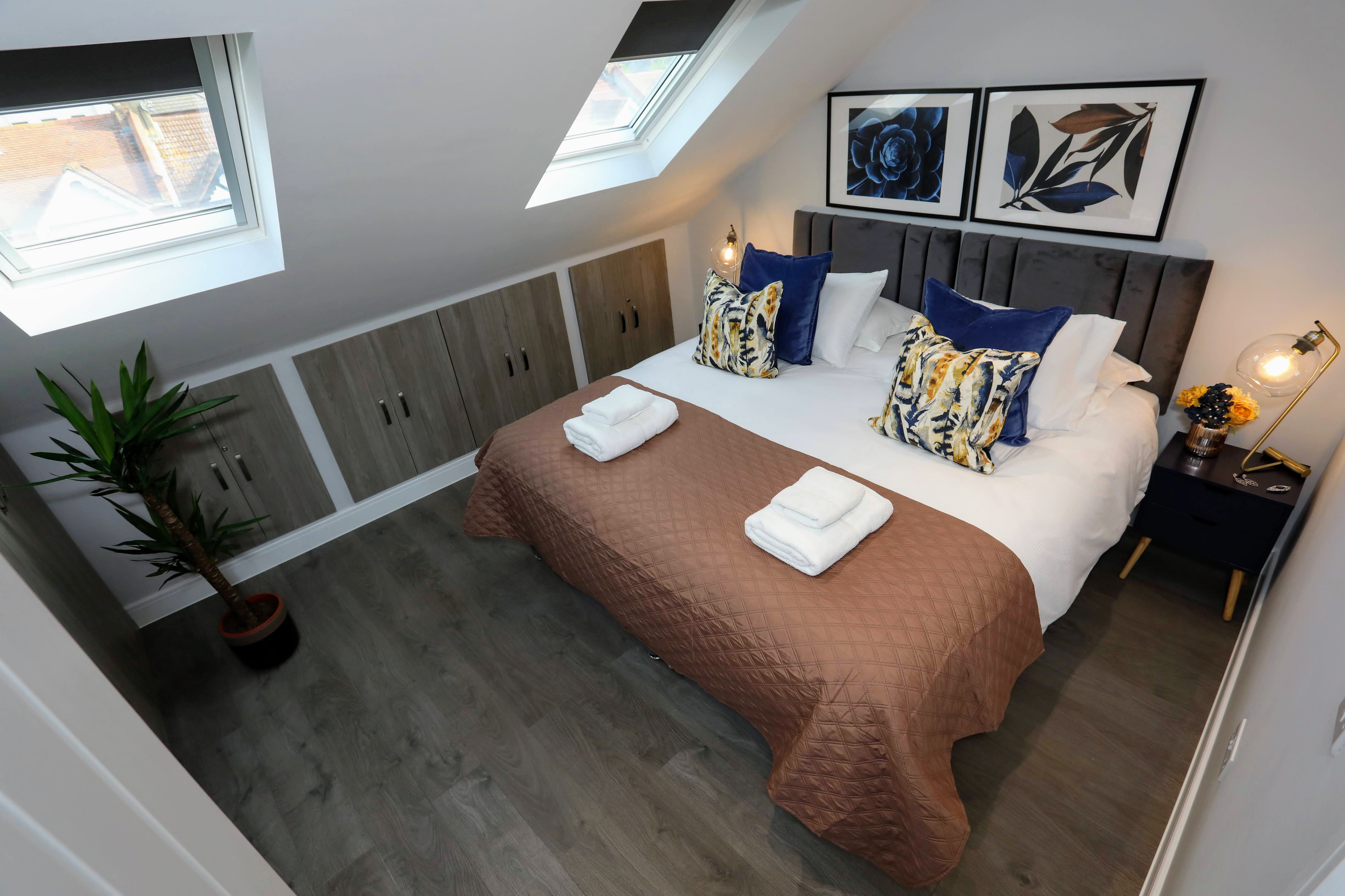 Property Image 2 - Sophisticated 3Bedroom/2Bathroom Pet-Friendly Duplex Flat w/ FREE WIFI Property Image 2 - Sophisticated 3Bedroom/2Bathroom Pet-Friendly Duplex Flat w/ FREE WIFI