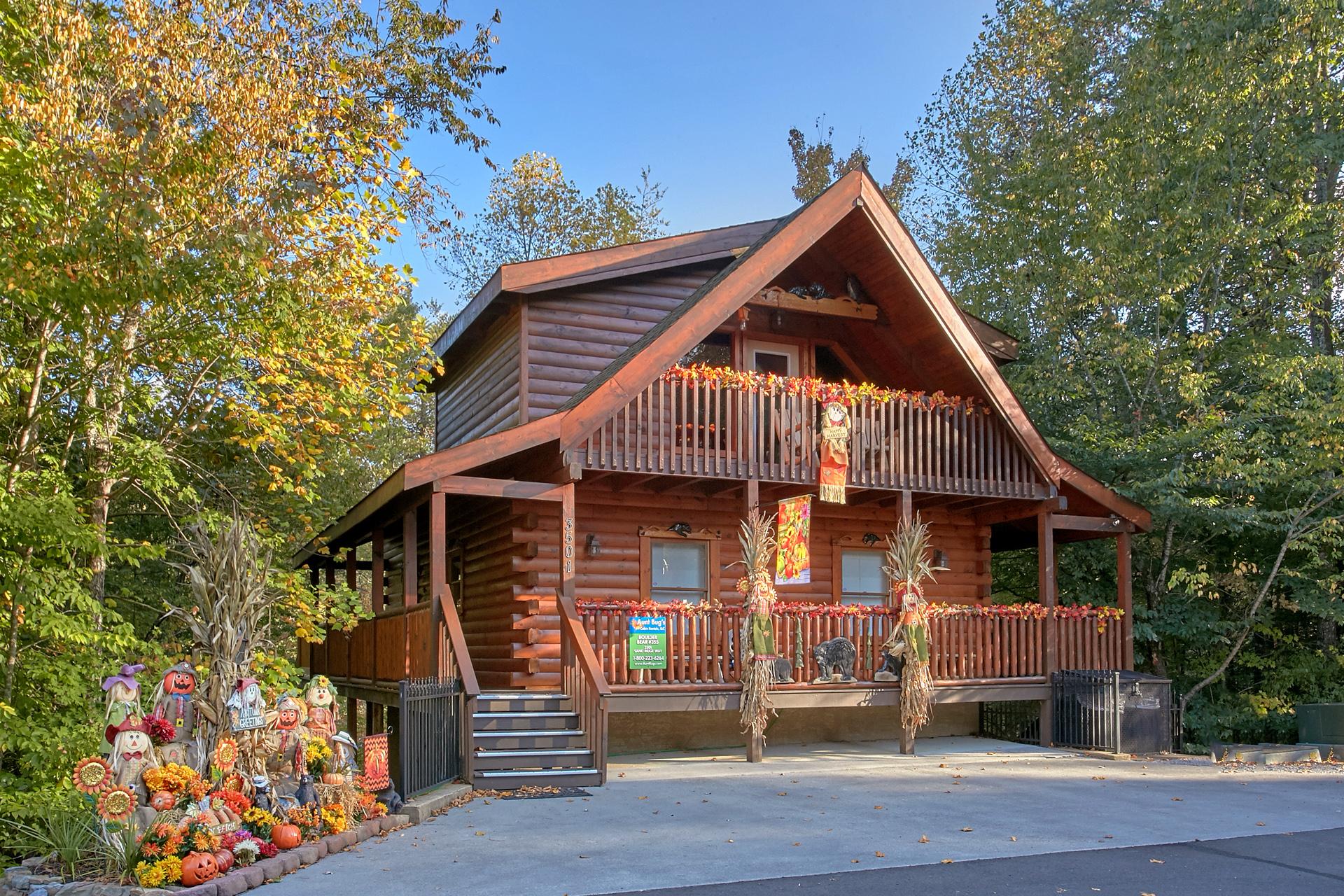 Seasonally decorated for the incredible vacation you're looking for in the Smokies!