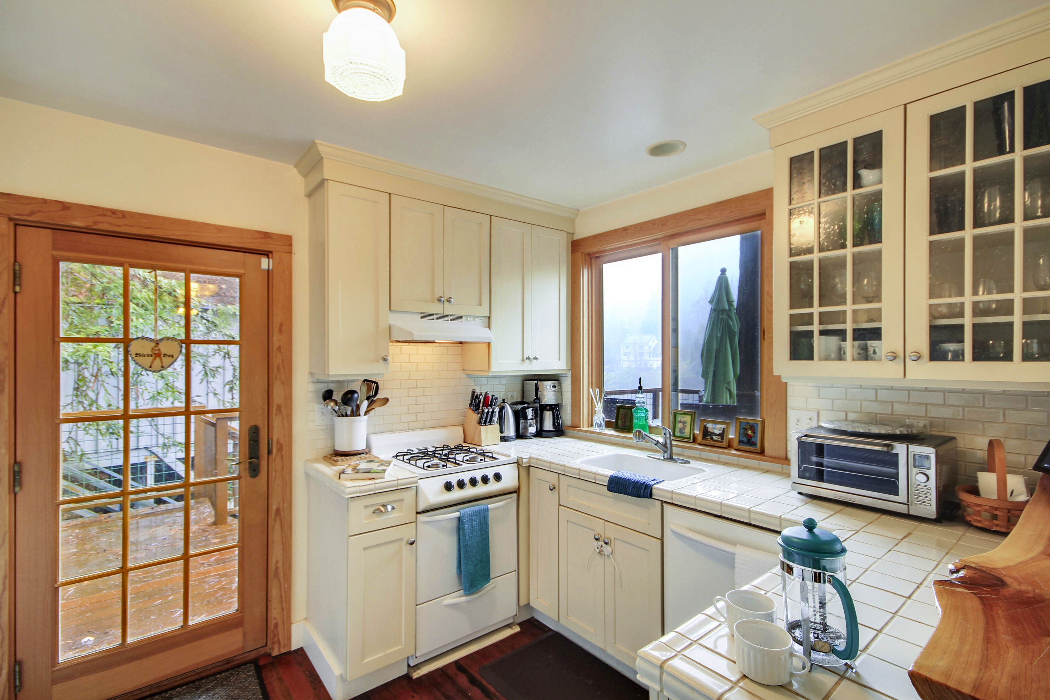 Fully stocked Kitchen