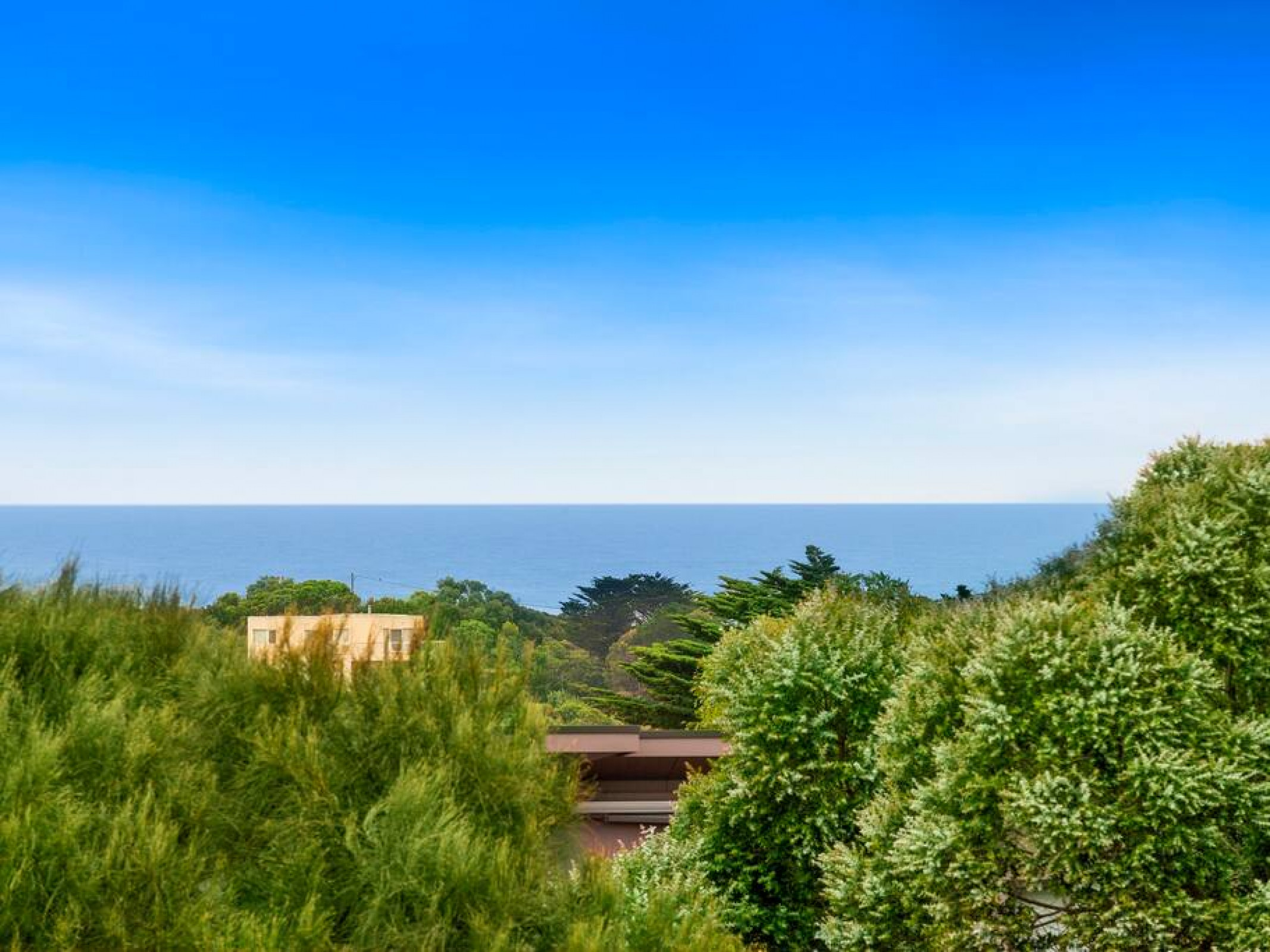 Property Image 2 - Coastal Beach House Elegance with Stunning Views