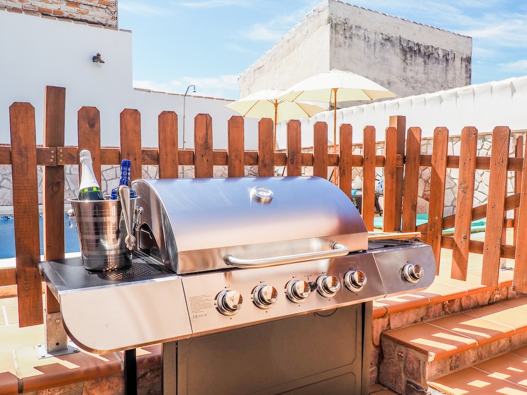 Enjoy the barbecue of this house in El Torcal