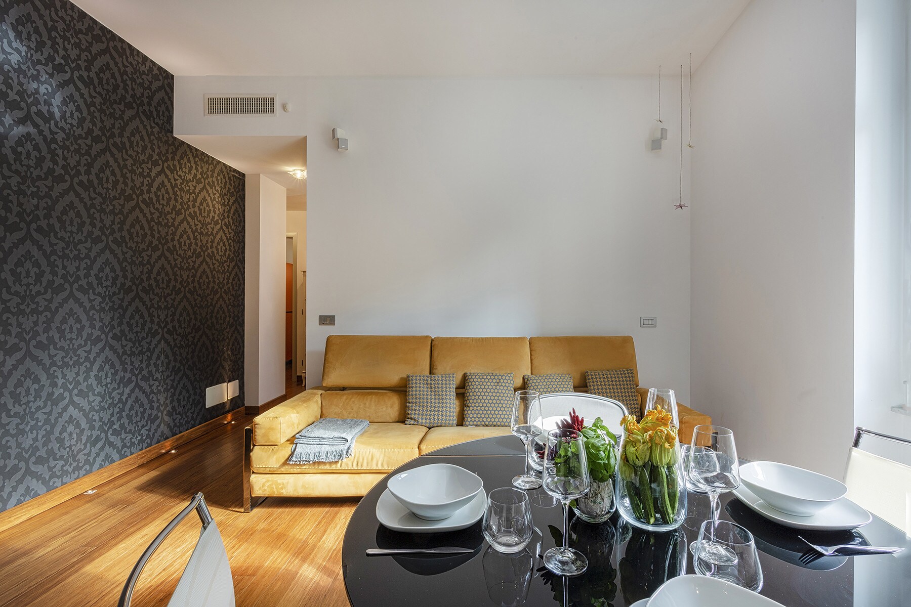 Property Image 1 - Bright and Modern Family Apartment near Boccadasse