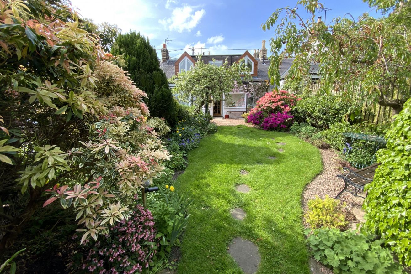 Property Image 1 - The Nest- Cosy Holiday Cottage