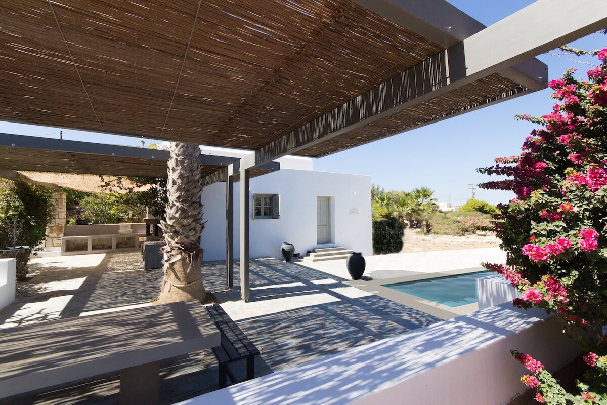 Property Image 1 - Elegant, designer villa next to beach