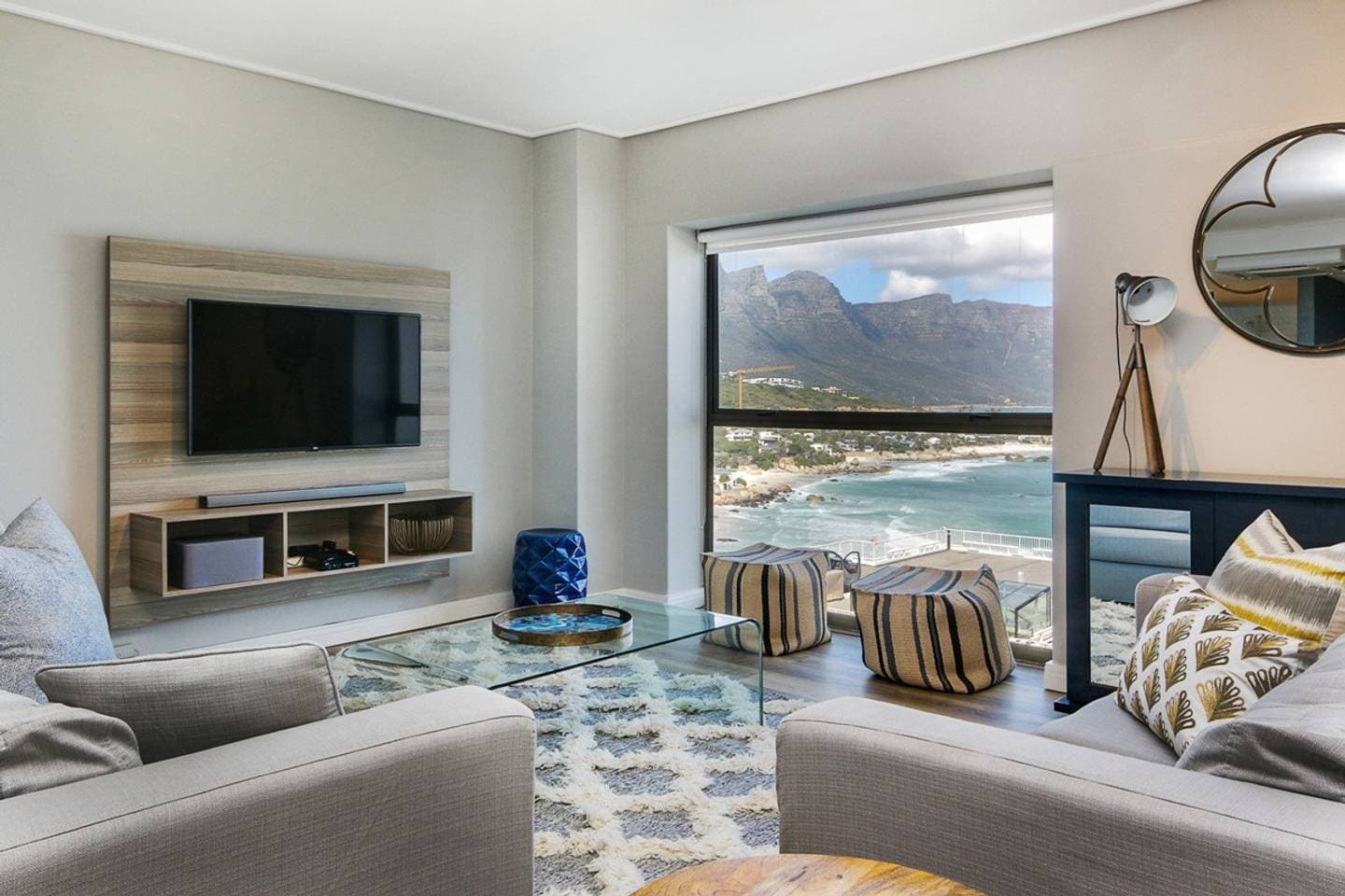 Property Image 2 - Modern Immaculate Apartment in Clifton, Cape Town
