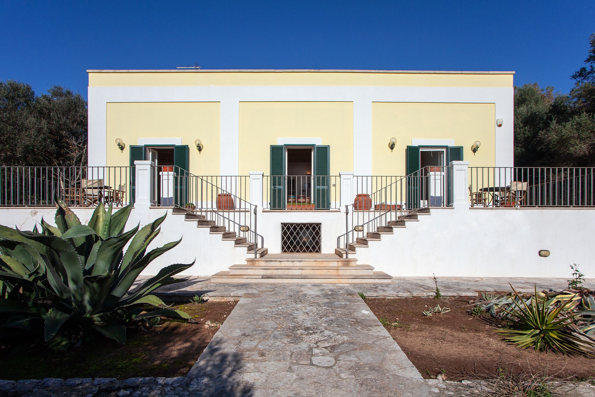 Property Image 2 - Sea view 4-bedroom villa above Porto Miggiano beach m300
