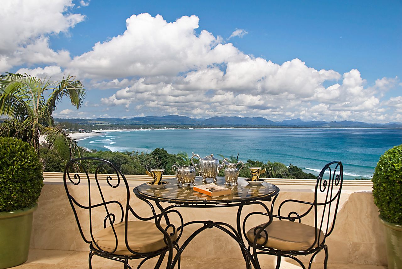 Property Image 1 - Exclusive Luxury Home with Panoramic views of the Mountains and Beach in Byron Bay