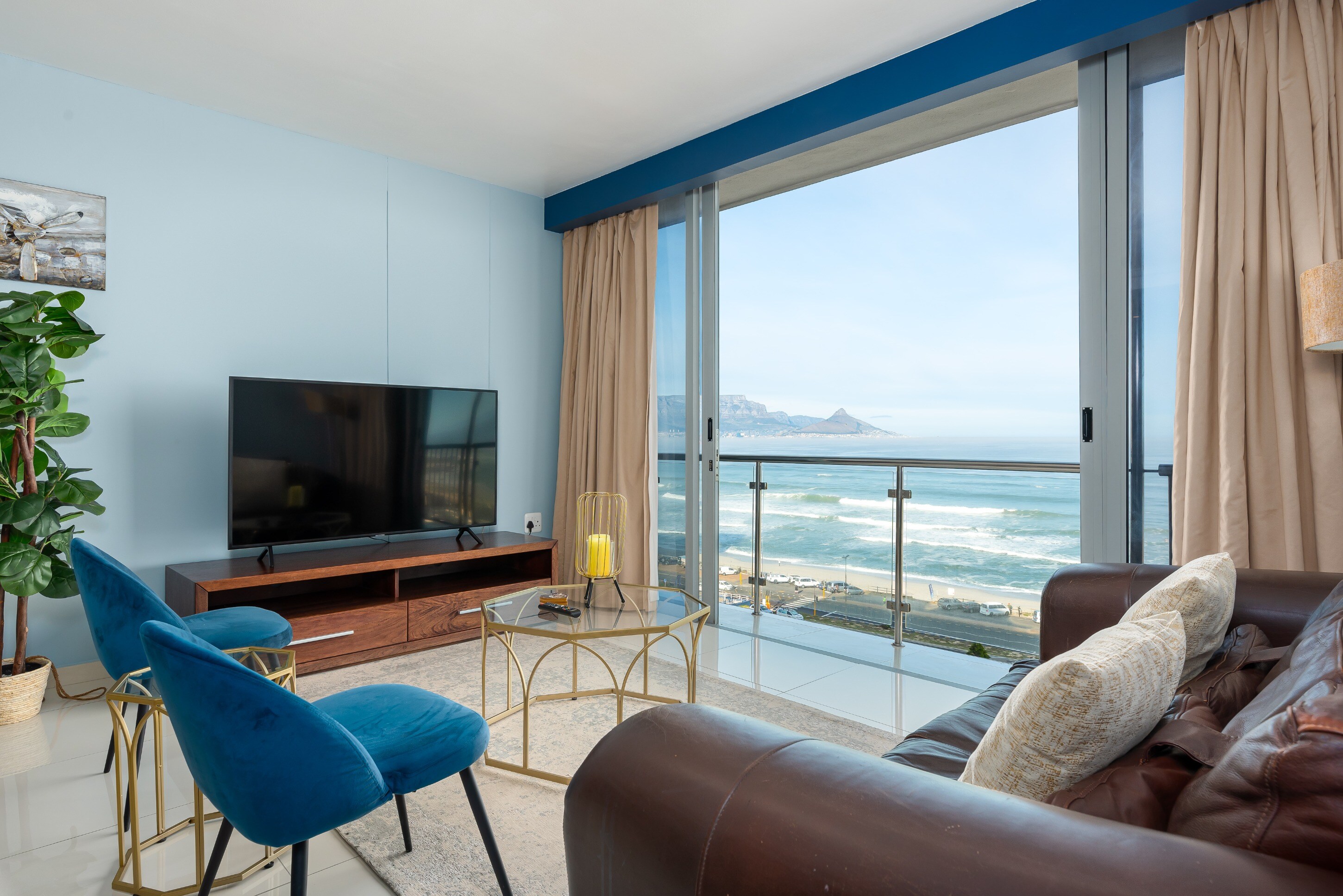Property Image 1 - Beachfront Apartment | Ocean Views | Gym and Pools