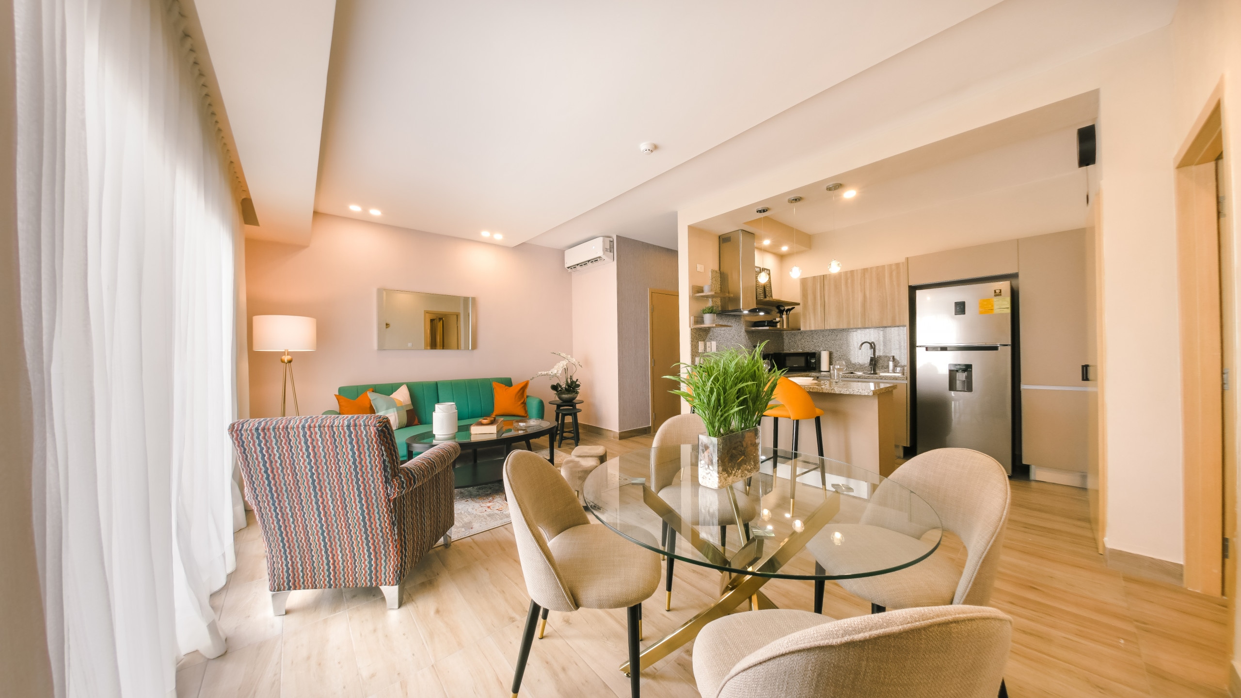 Breakfast Included! Fully Serviced Apartment at Regatta Living 2