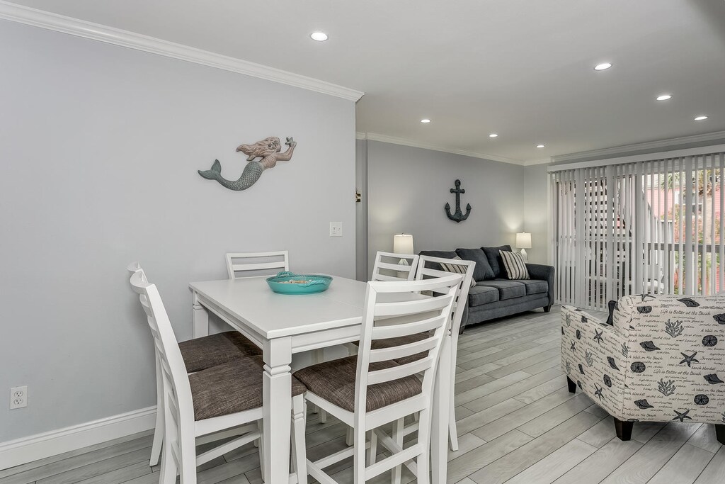 Villas B7 - Dining Area