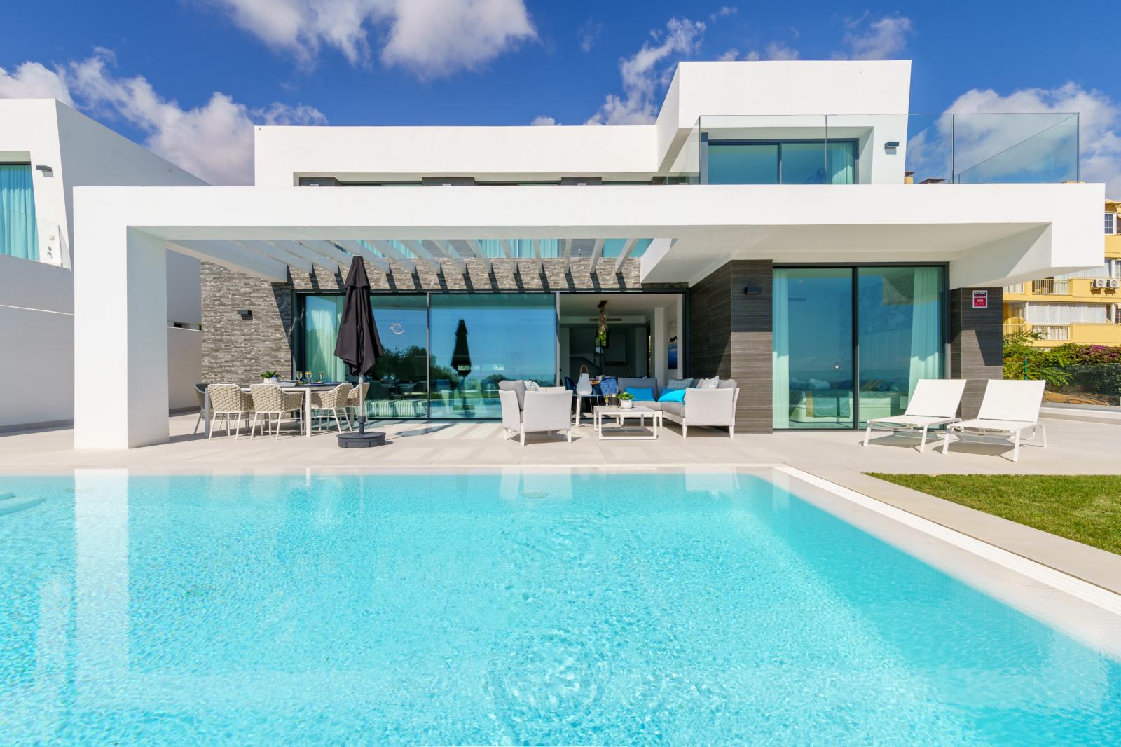 Property Image 1 - Exclusive 5 Bedrooms Villa  with pool private